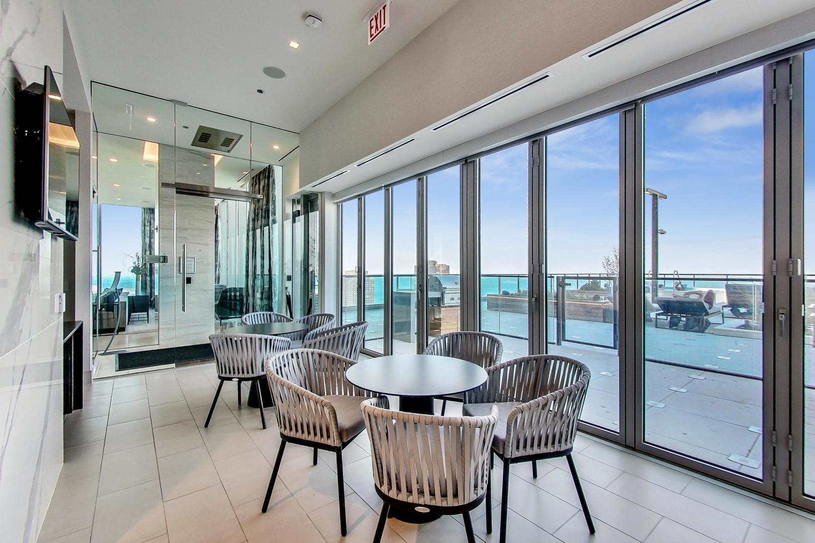 363 E Wacker Drive Unit: 4304