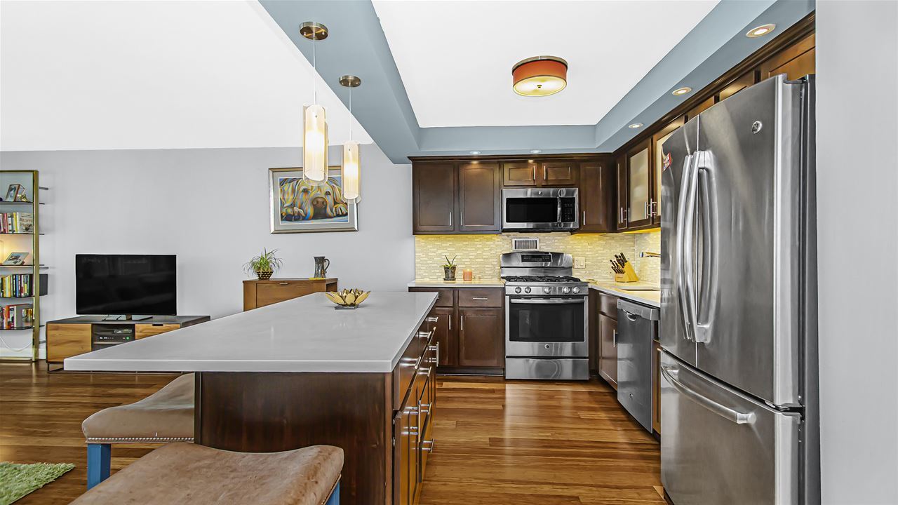 400 E RANDOLPH Street Unit: 2324