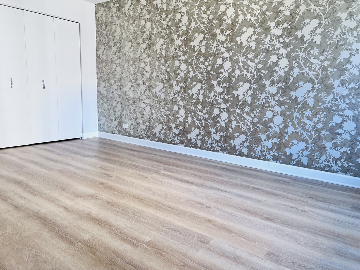 400 E RANDOLPH Street Unit: 2324