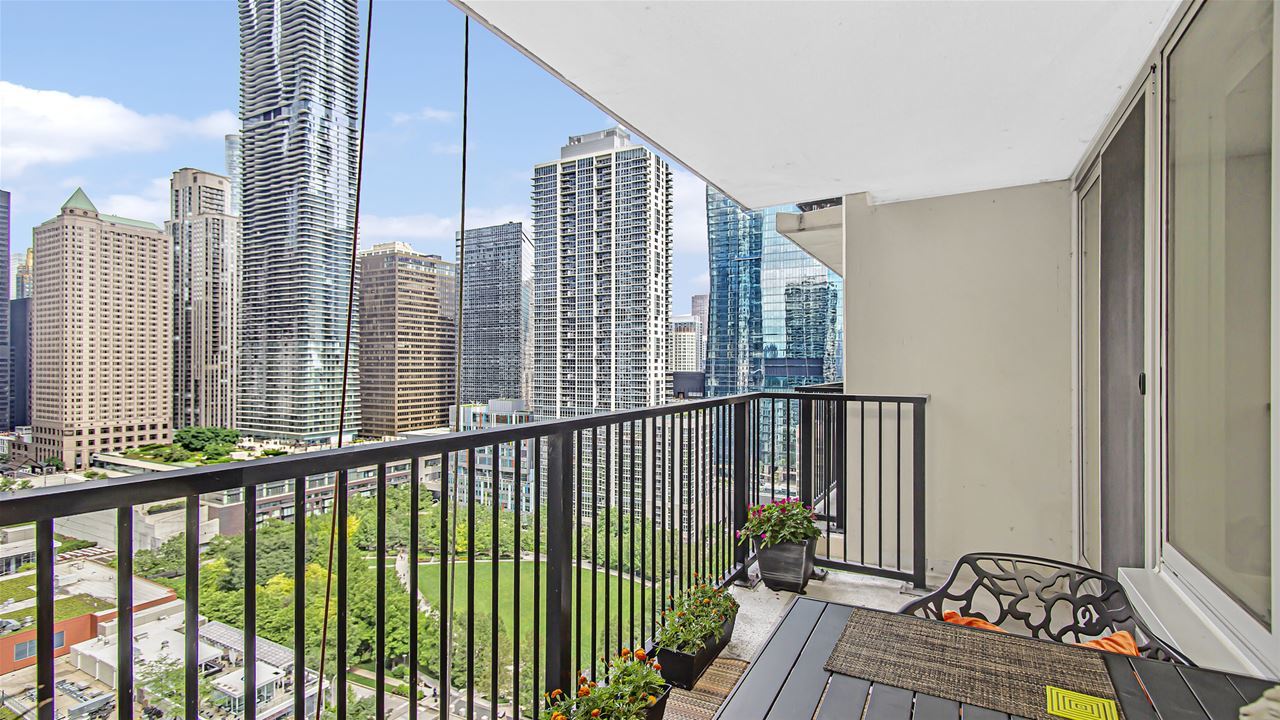 400 E RANDOLPH Street Unit: 2324