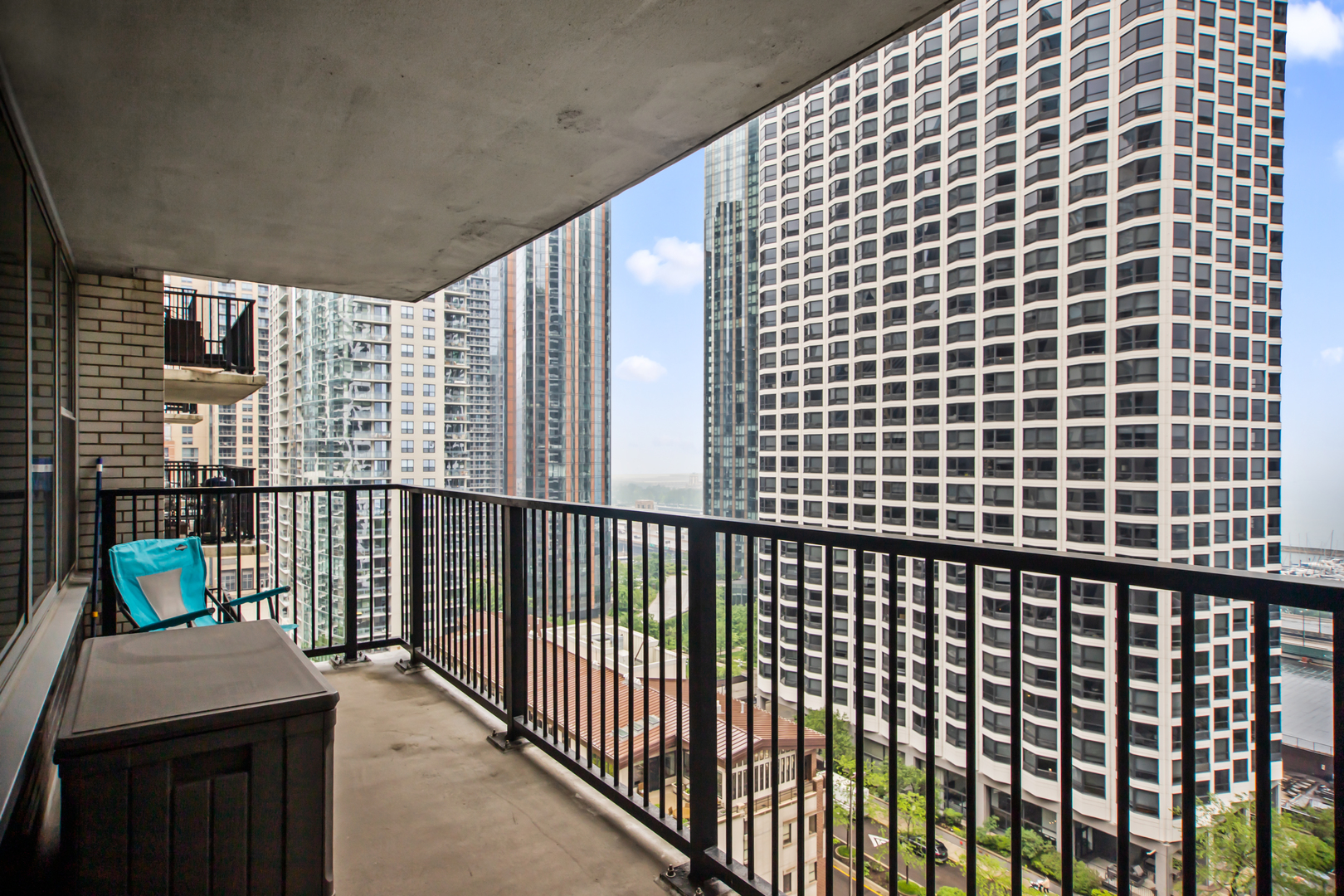 400 E RANDOLPH Street Unit: 1825