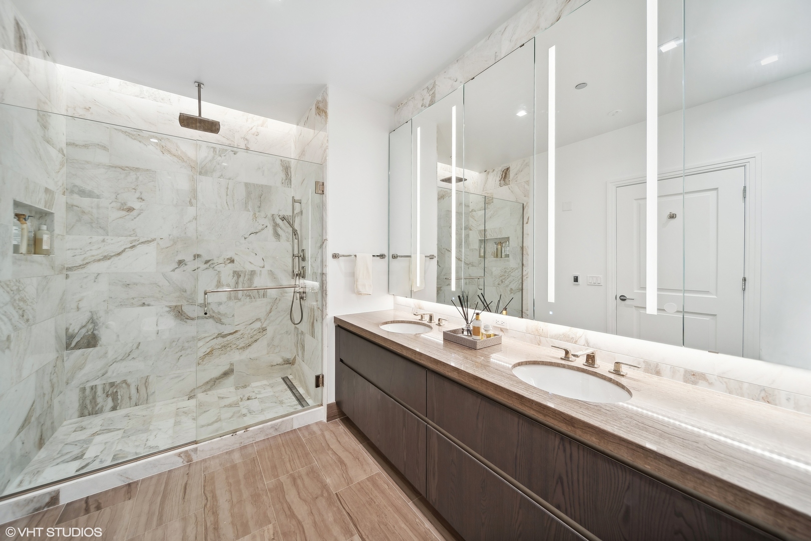 363 E Wacker Drive Unit: 4304