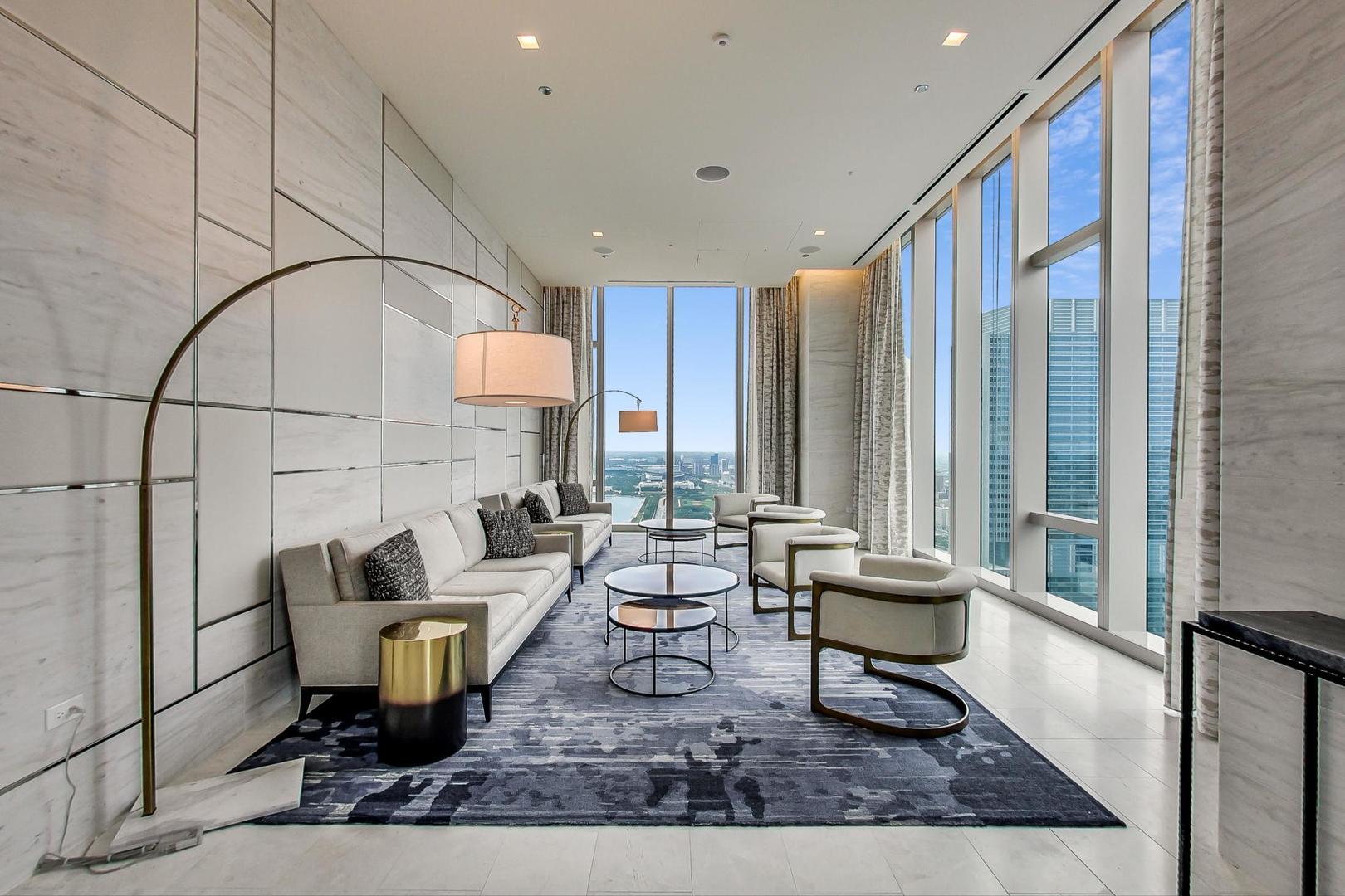 363 E Wacker Drive Unit: 4304