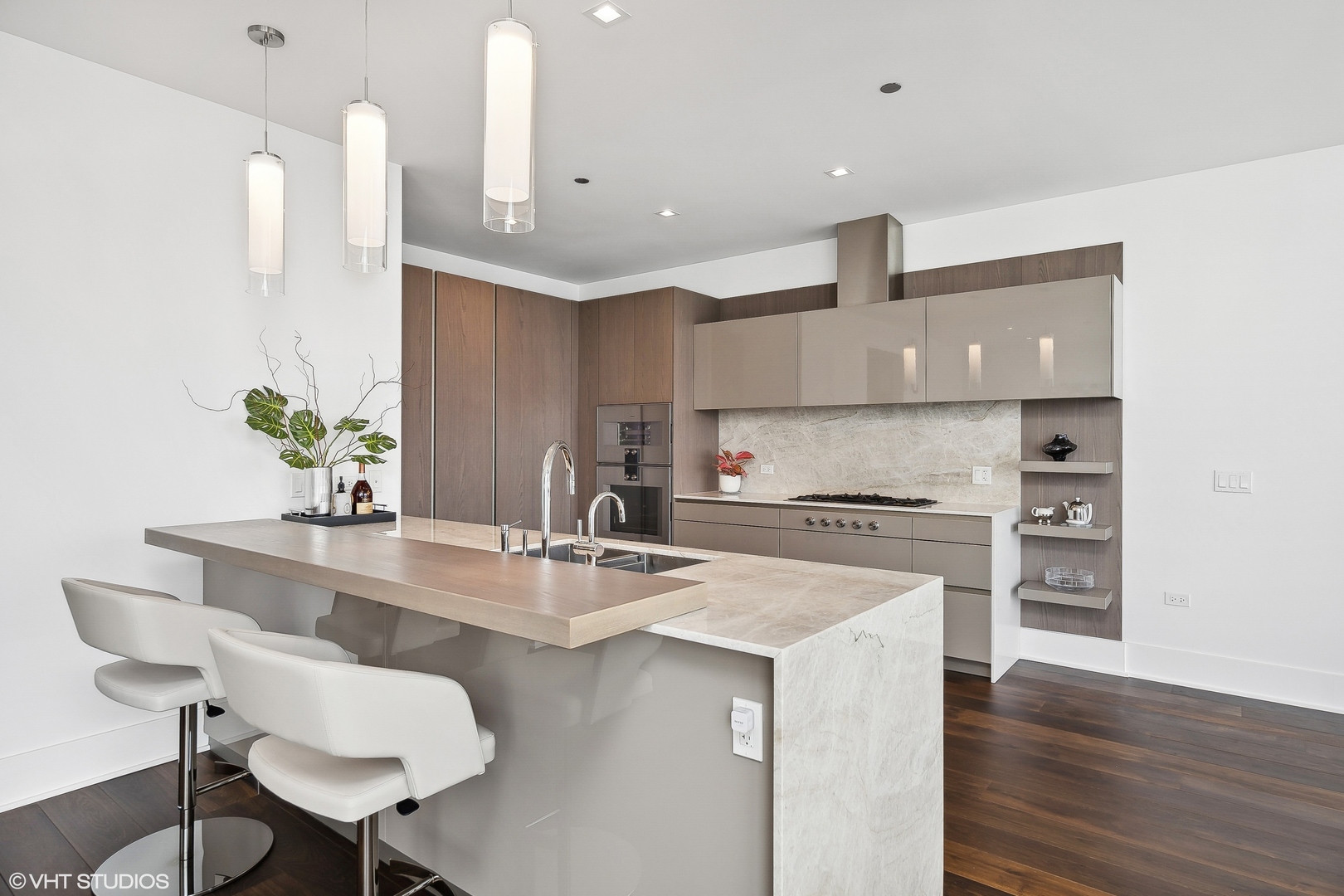 363 E Wacker Drive Unit: 4304