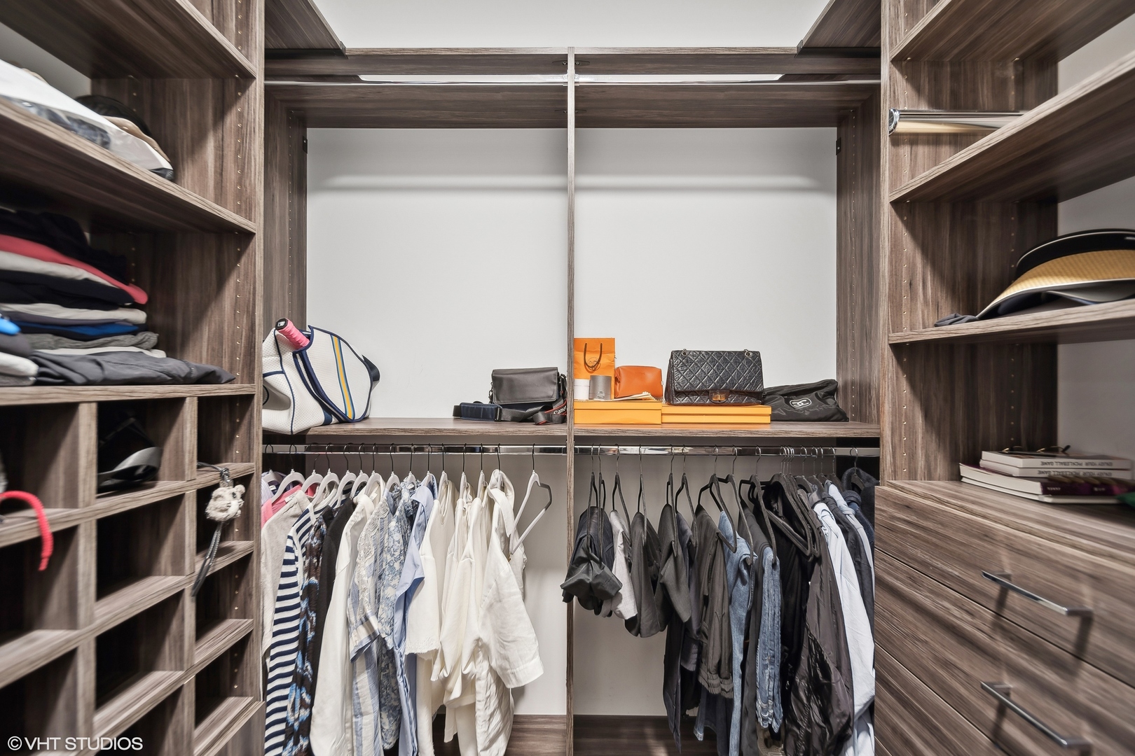 363 E Wacker Drive Unit: 4304