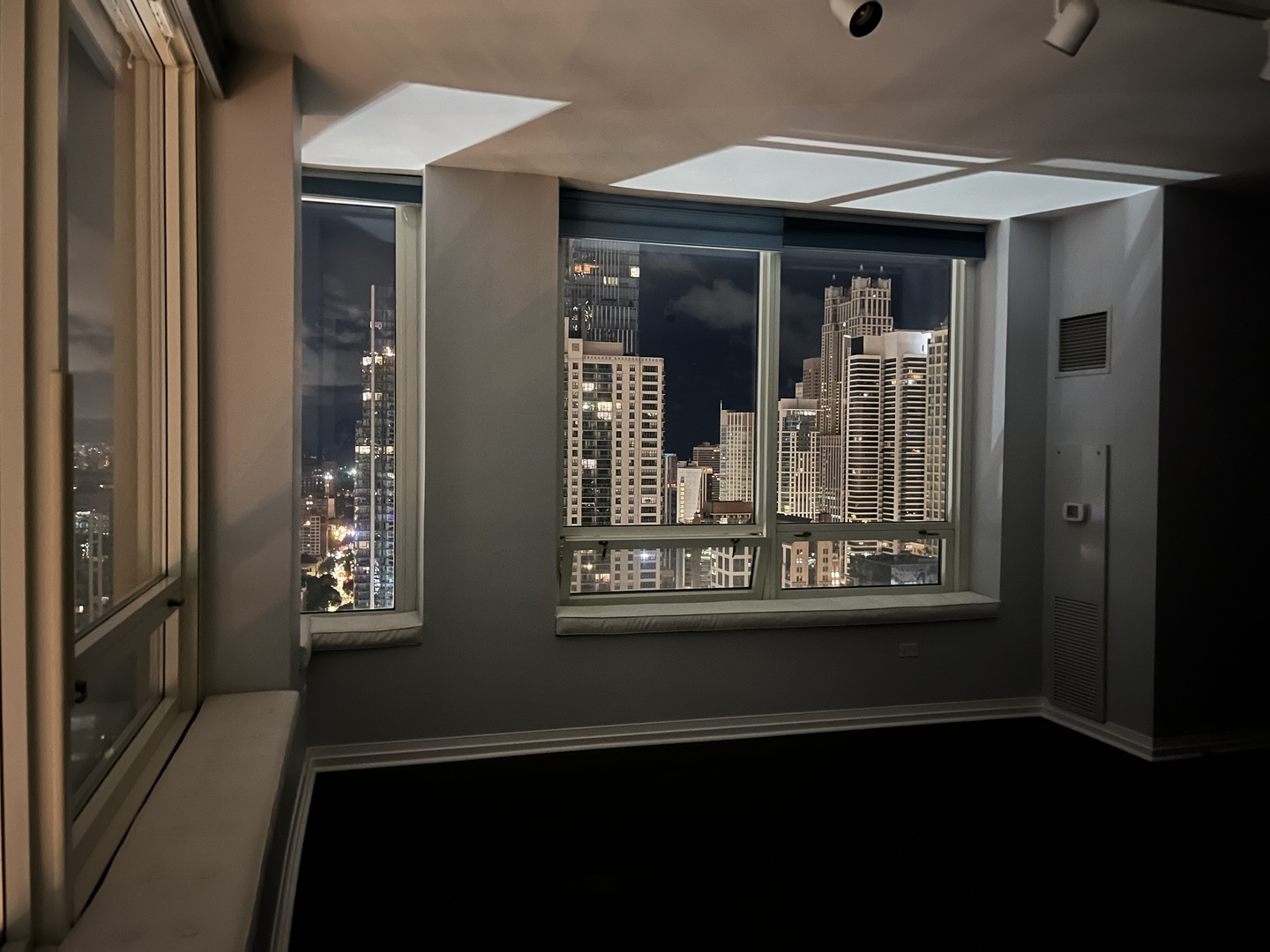 33 W ONTARIO Street Unit: 42EN