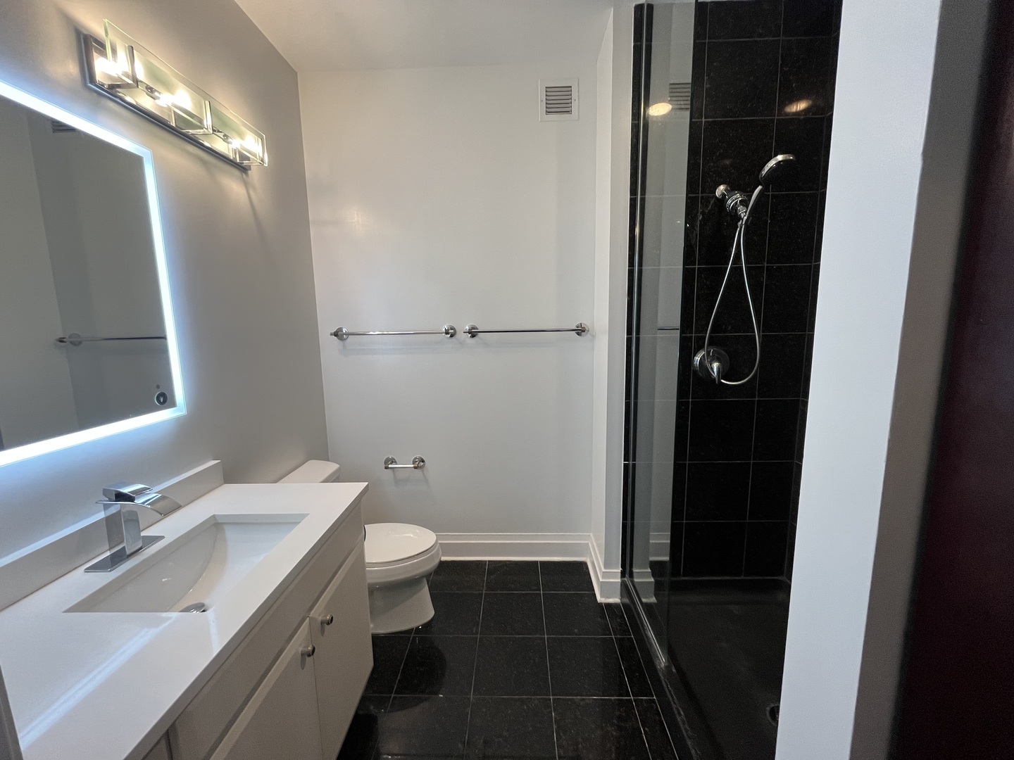 33 W ONTARIO Street Unit: 42EN