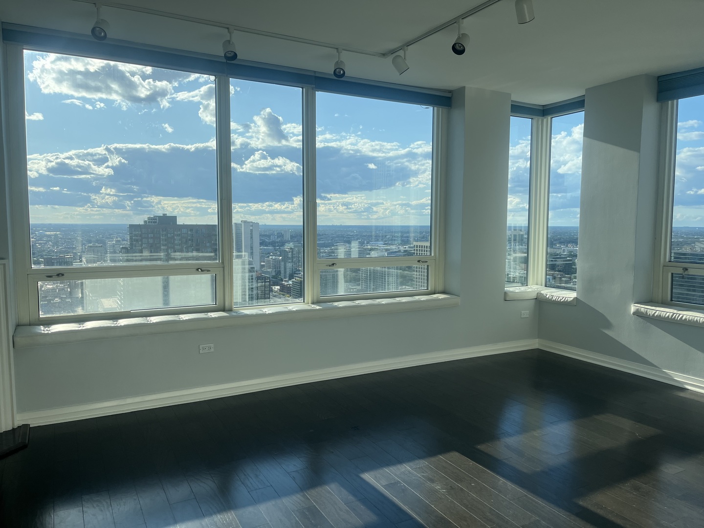 33 W ONTARIO Street Unit: 42EN