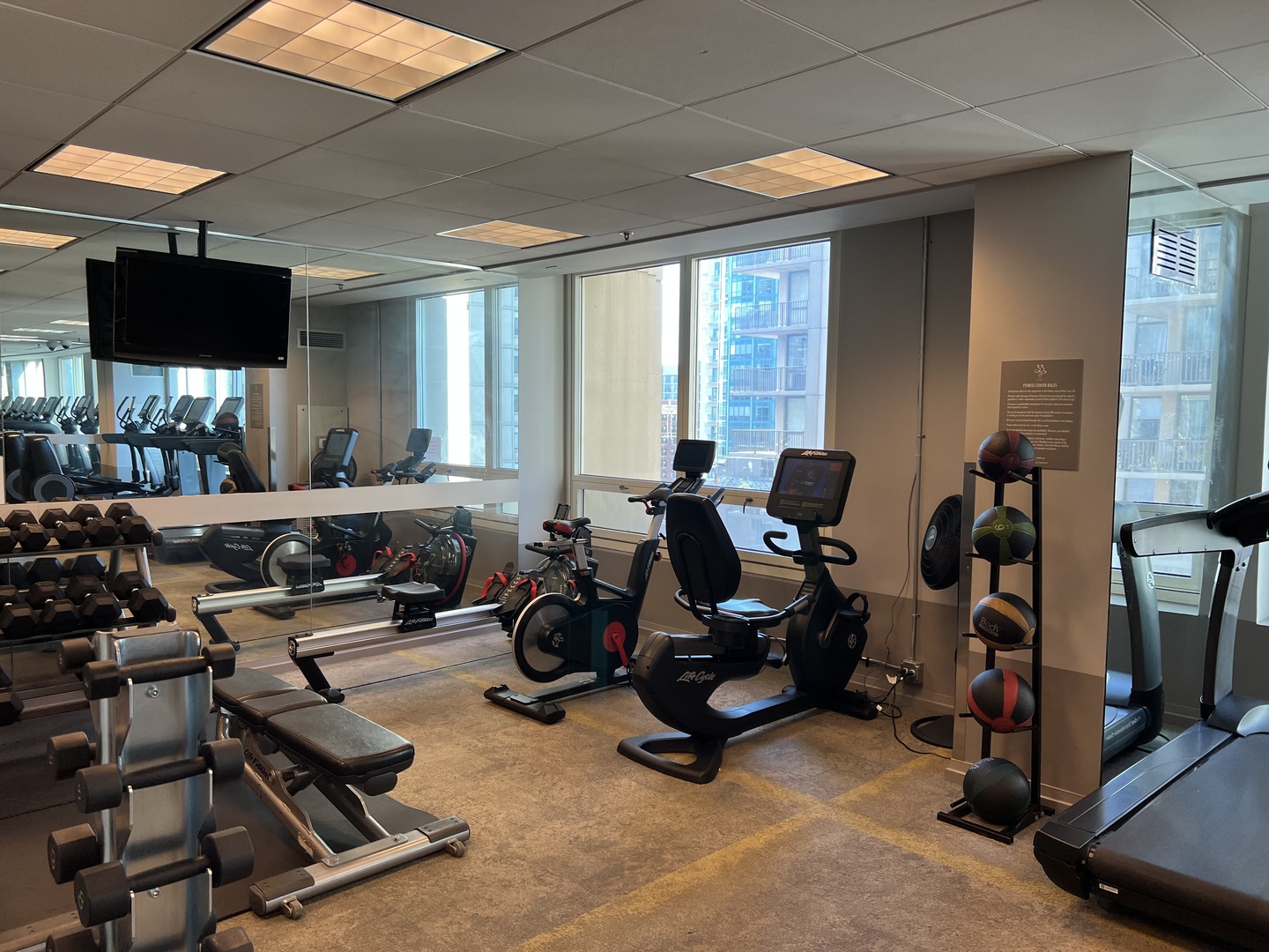 33 W ONTARIO Street Unit: 42EN