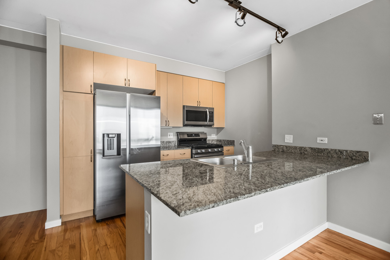 1845 S Michigan Avenue Unit: 808