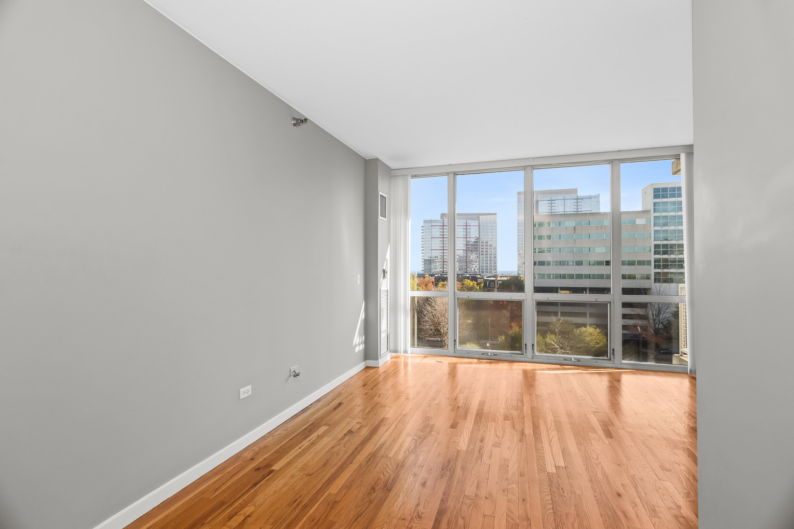 1845 S Michigan Avenue Unit: 808