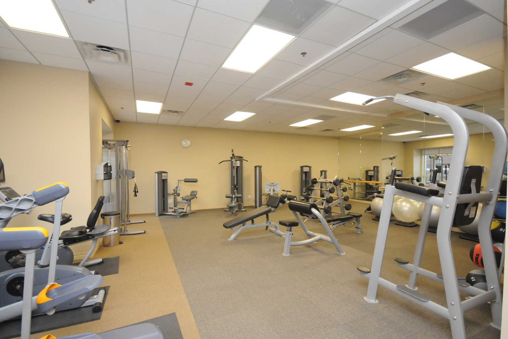 512 N McClurg Court Unit: 2501