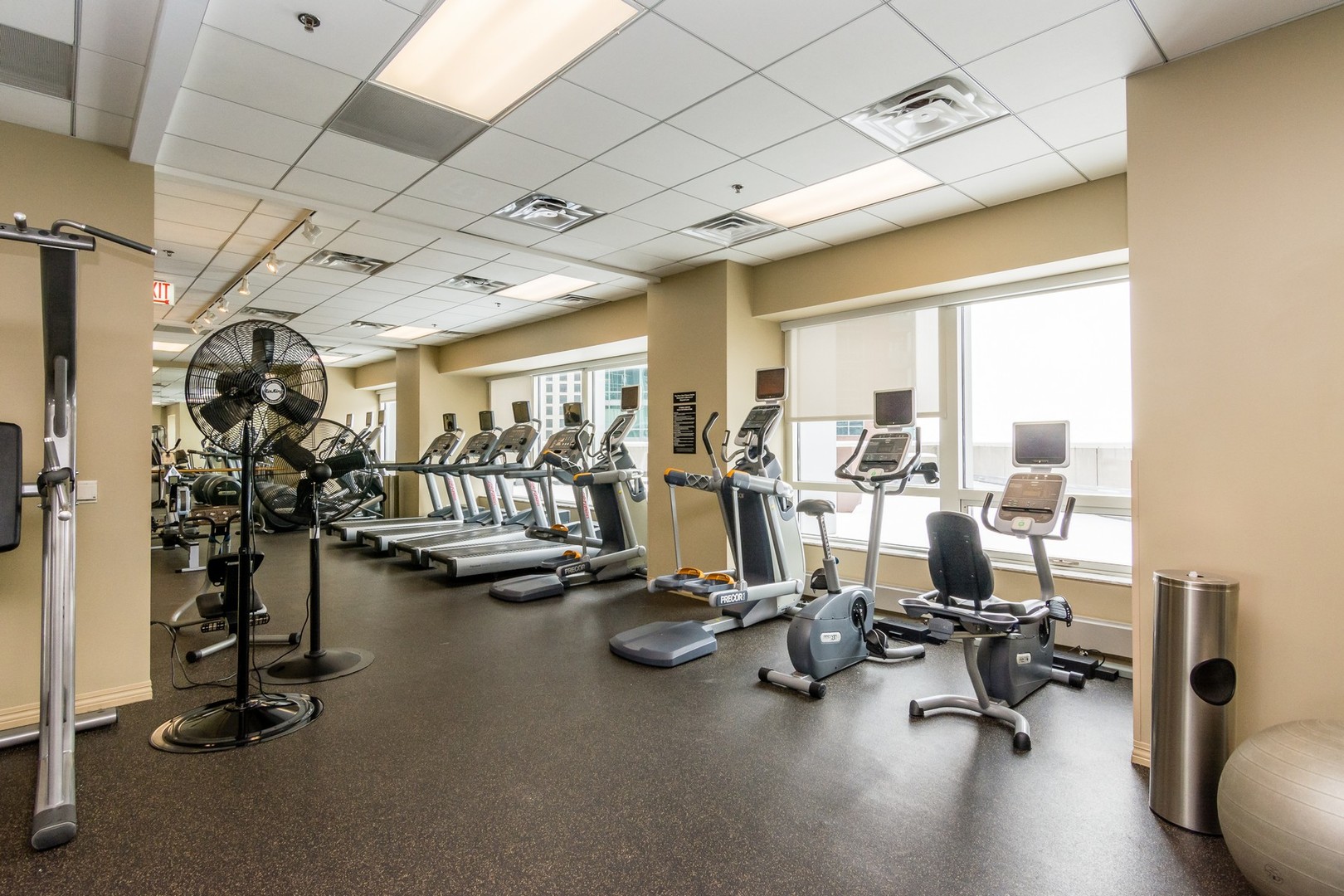 512 N McClurg Court Unit: 2501