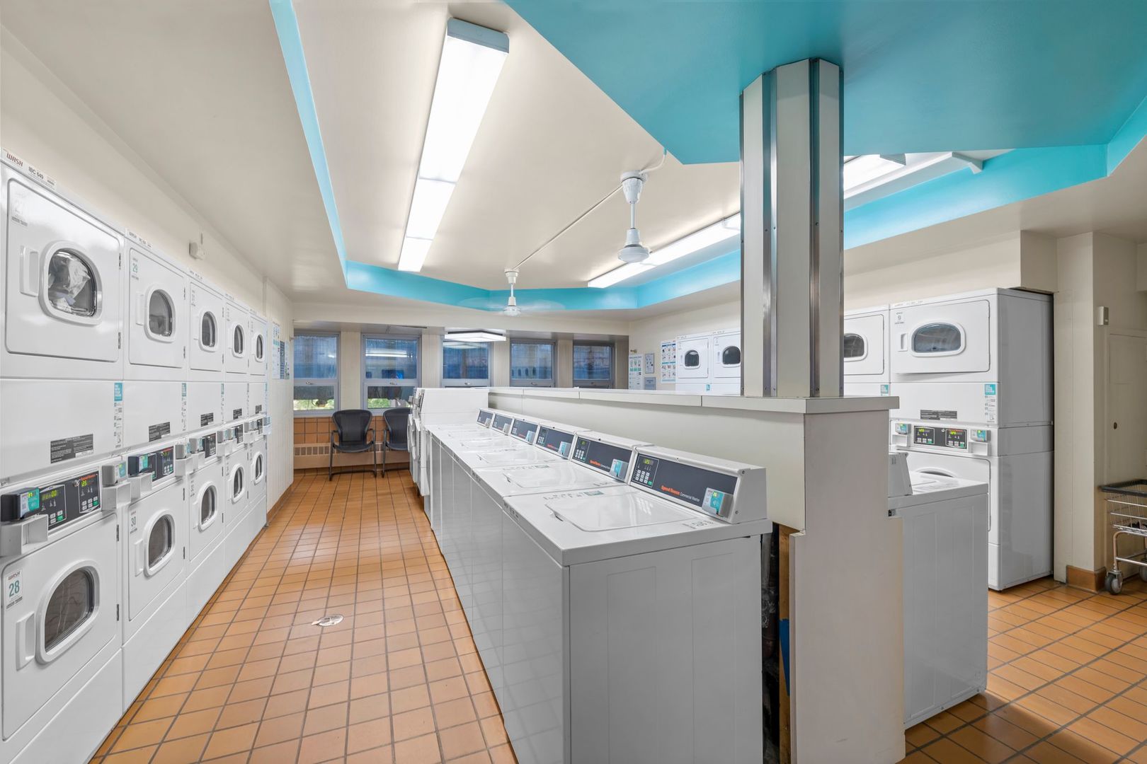 400 E Randolph Street Unit: 3702