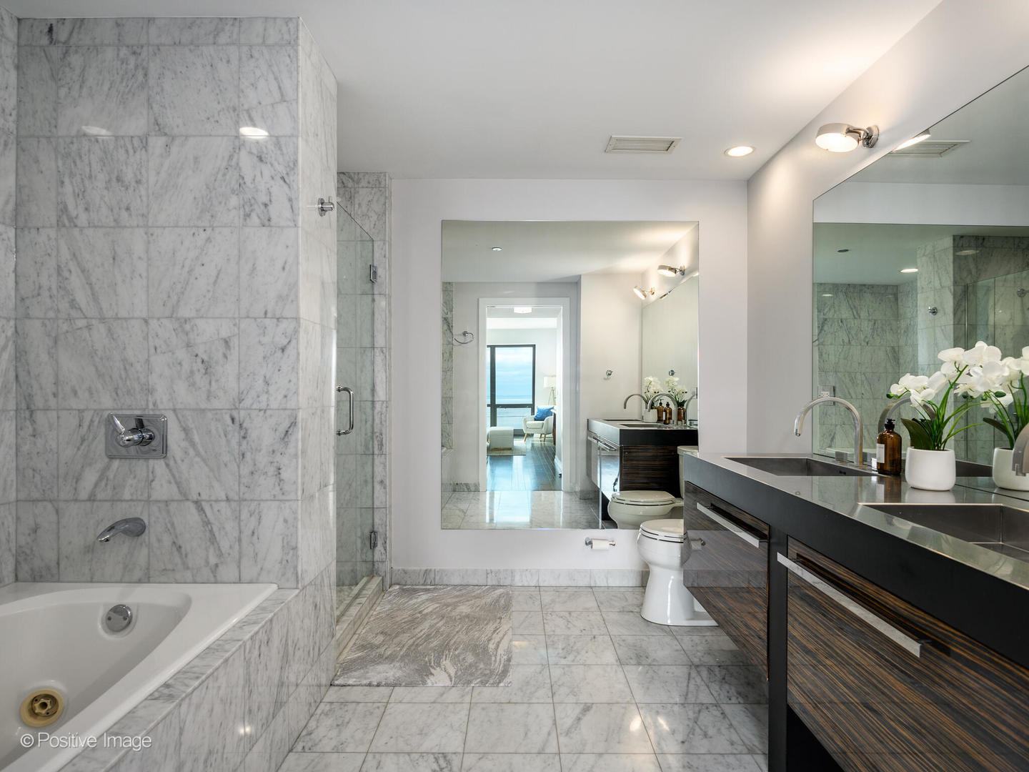 130 N Garland Court Unit: 3803