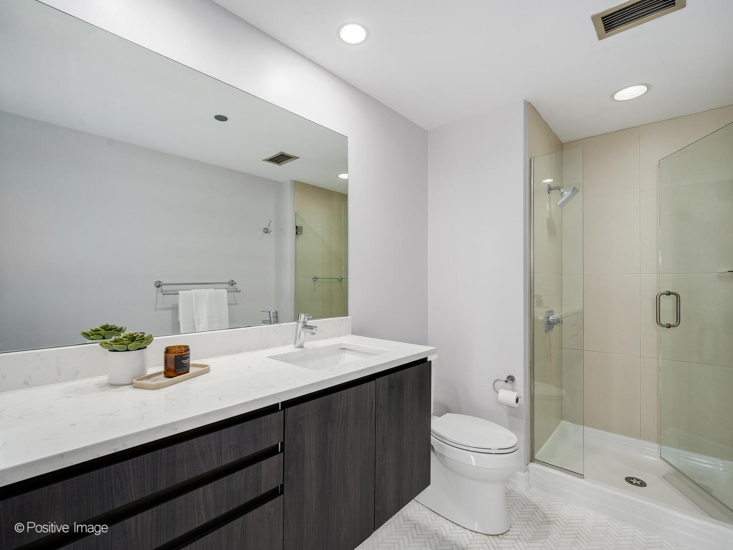 130 N Garland Court Unit: 3803