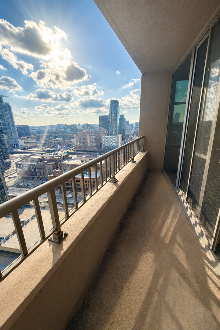 200 N Jefferson Street Unit: 1901