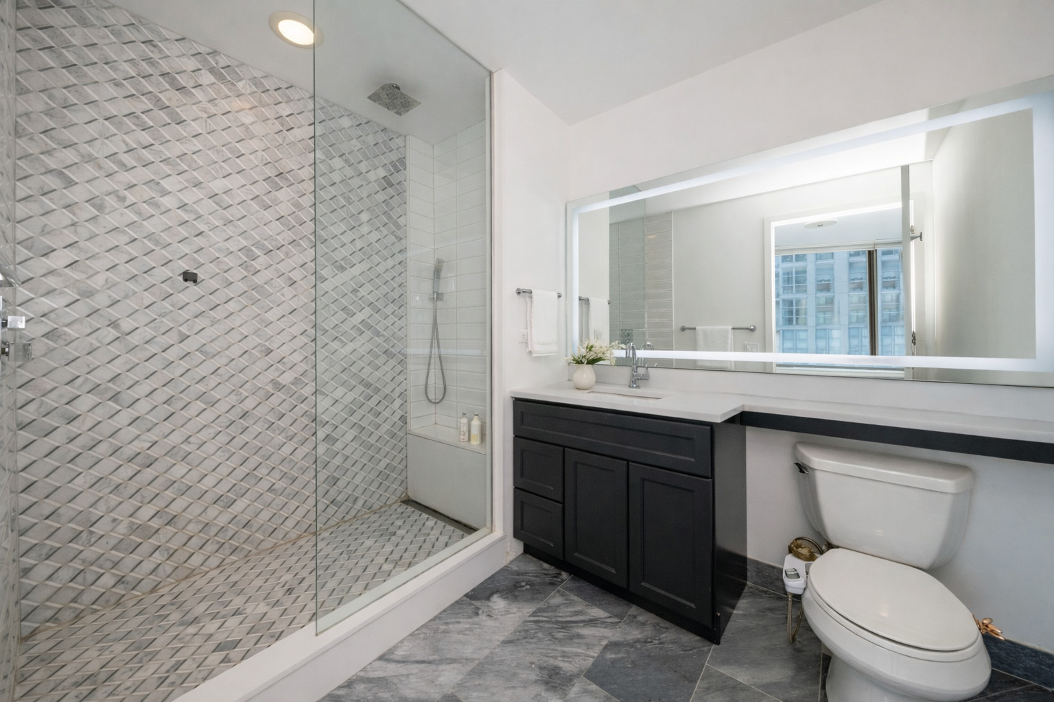 200 N Jefferson Street Unit: 1901