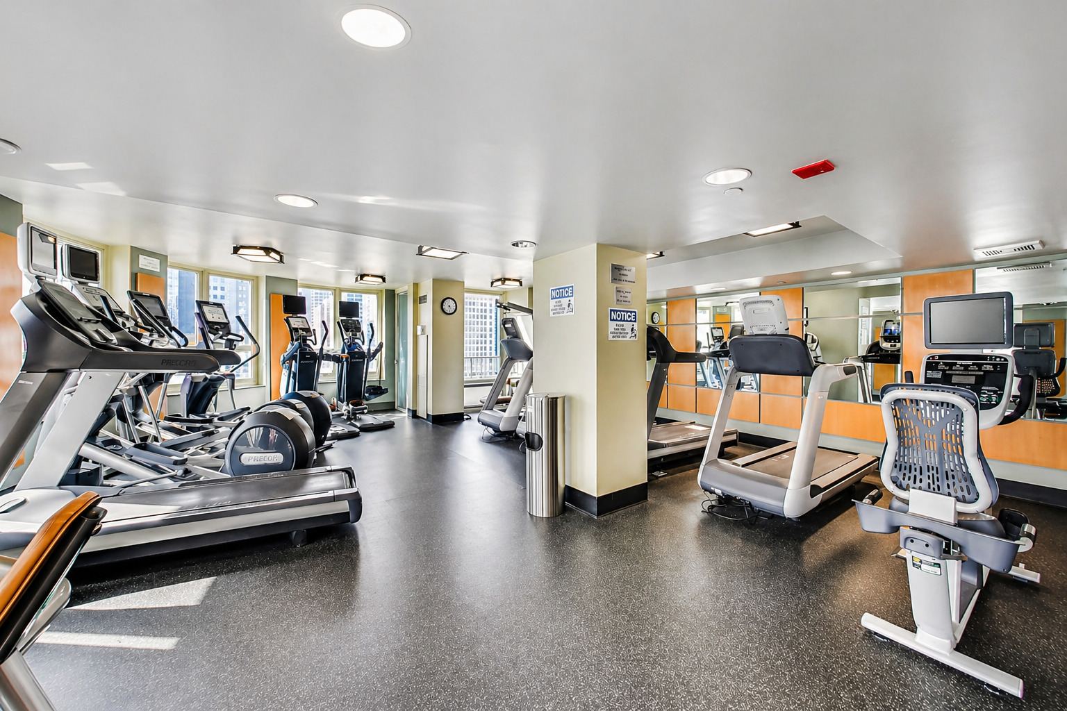 345 N LASALLE Drive Unit: 4003