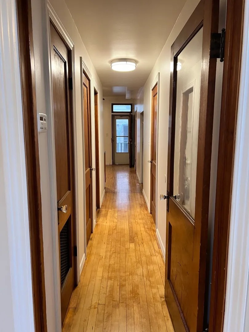 876 N Marshfield Avenue Unit: 1R
