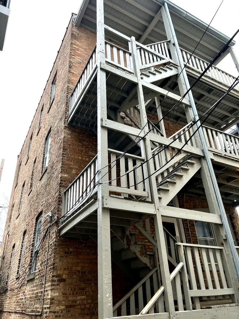 876 N Marshfield Avenue Unit: 1R