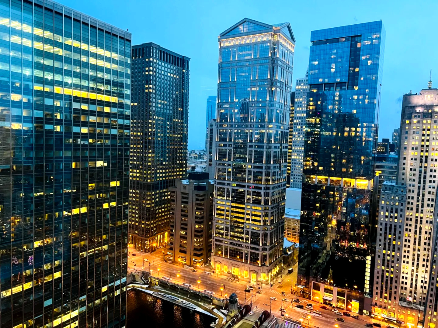 345 N La Salle Drive Unit: 3503