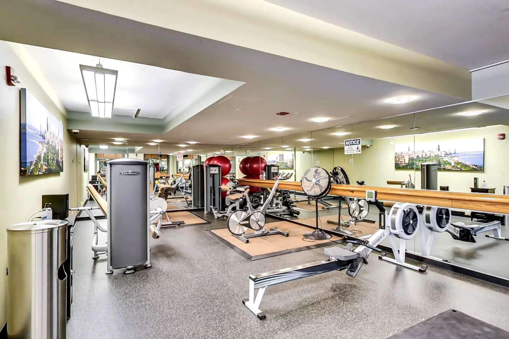 345 N La Salle Drive Unit: 3503