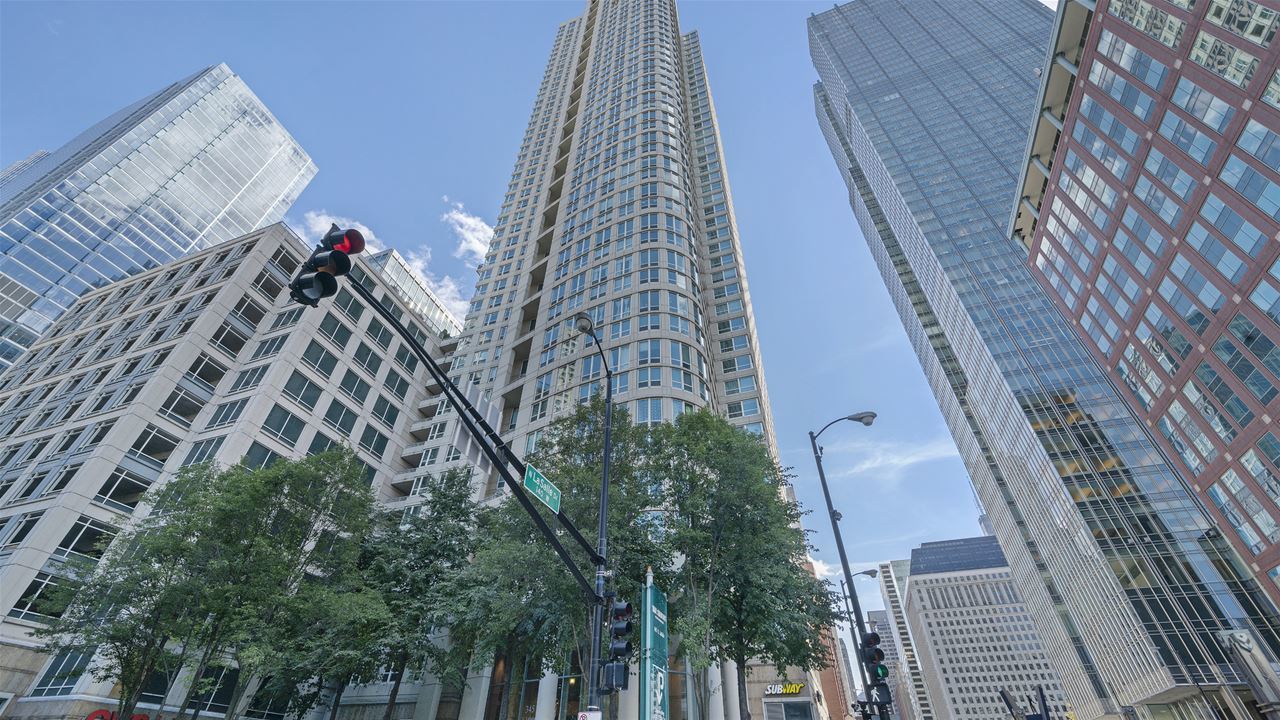 345 N La Salle Drive Unit: 3404