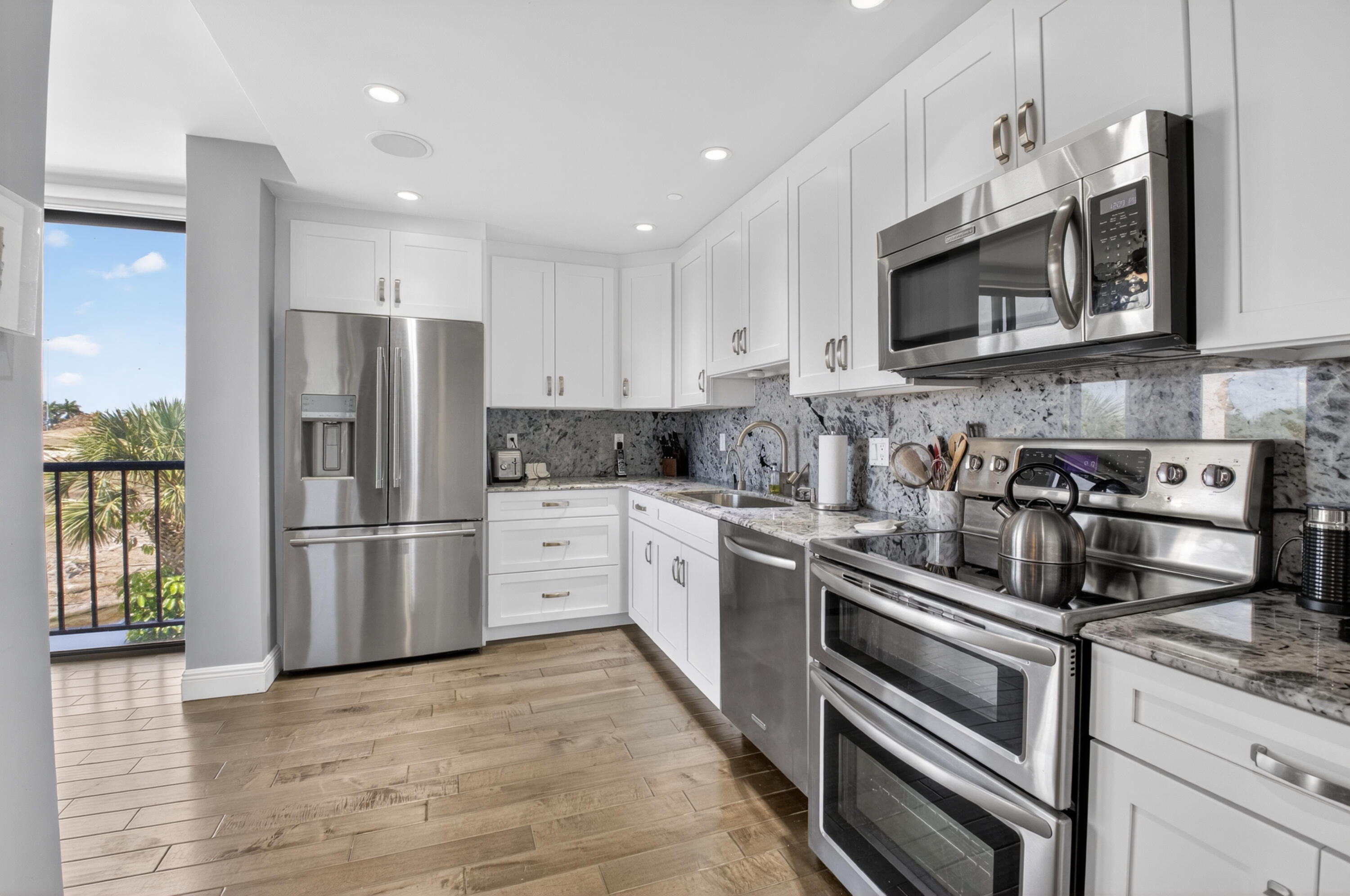 7802 Lakeside Boulevard 725
