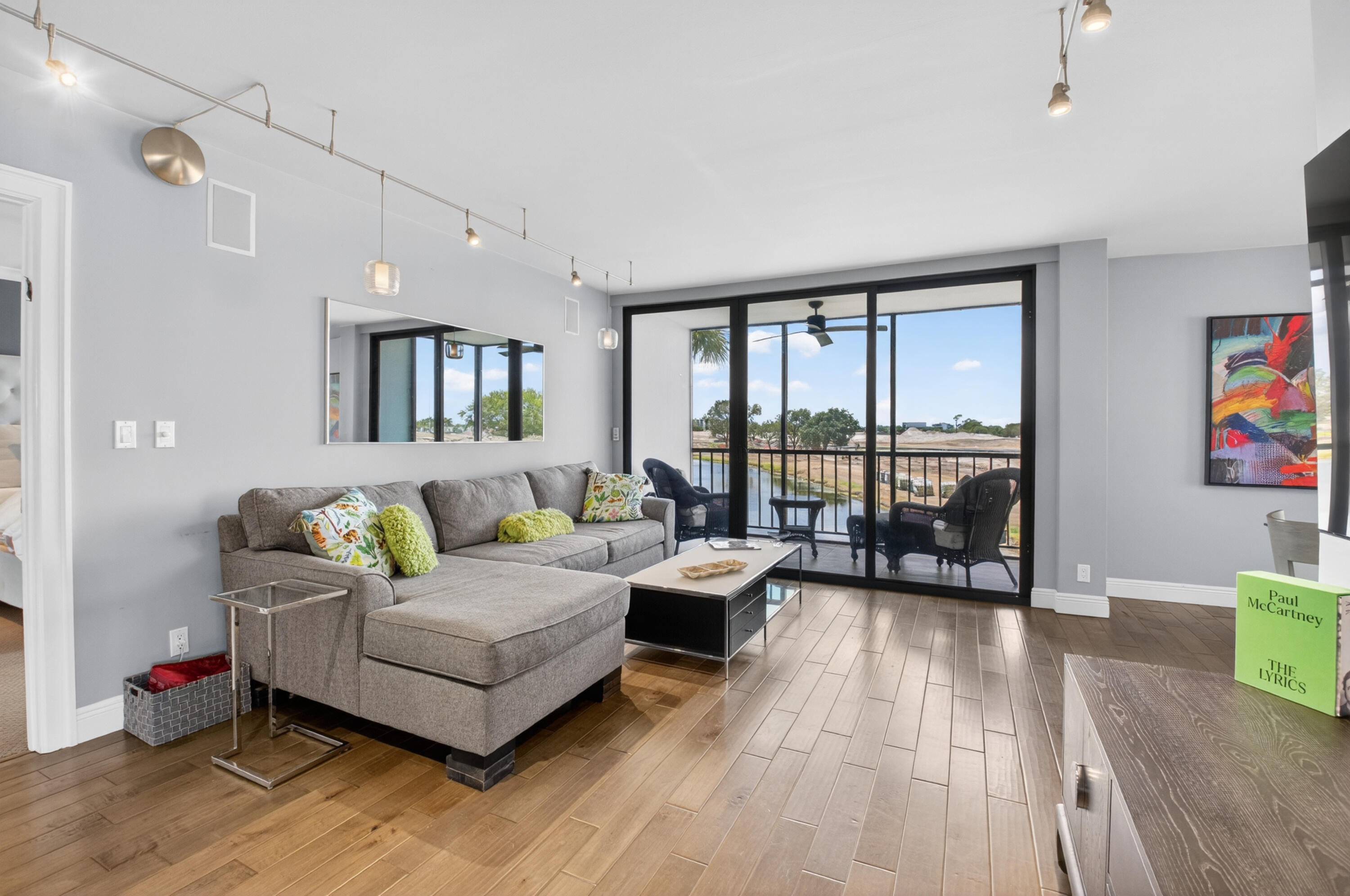 7802 Lakeside Boulevard 725