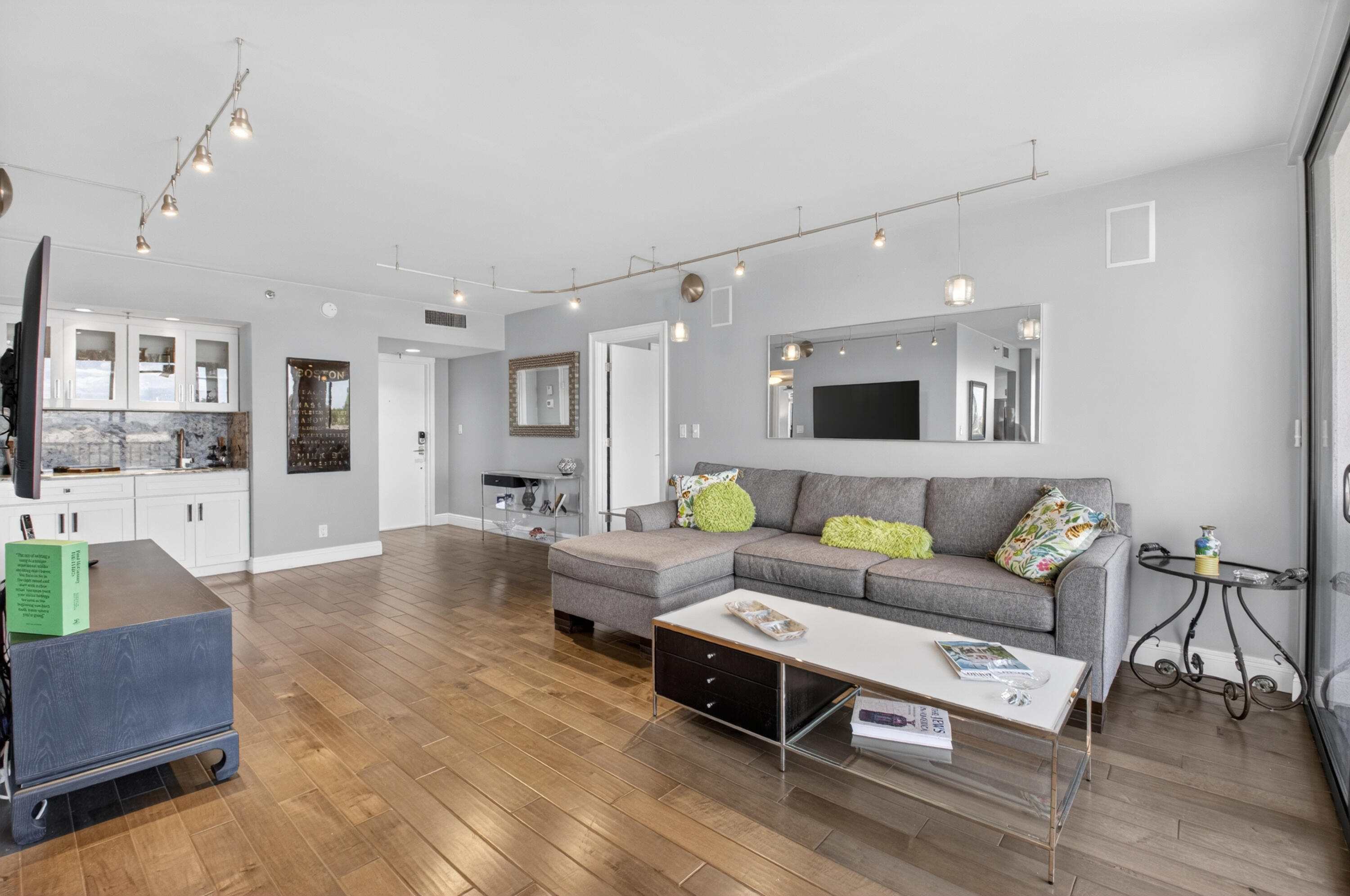 7802 Lakeside Boulevard 725