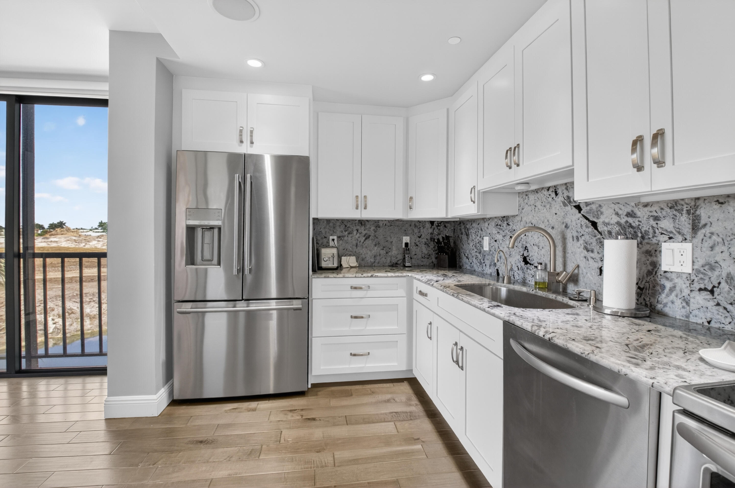 7802 Lakeside Boulevard 725