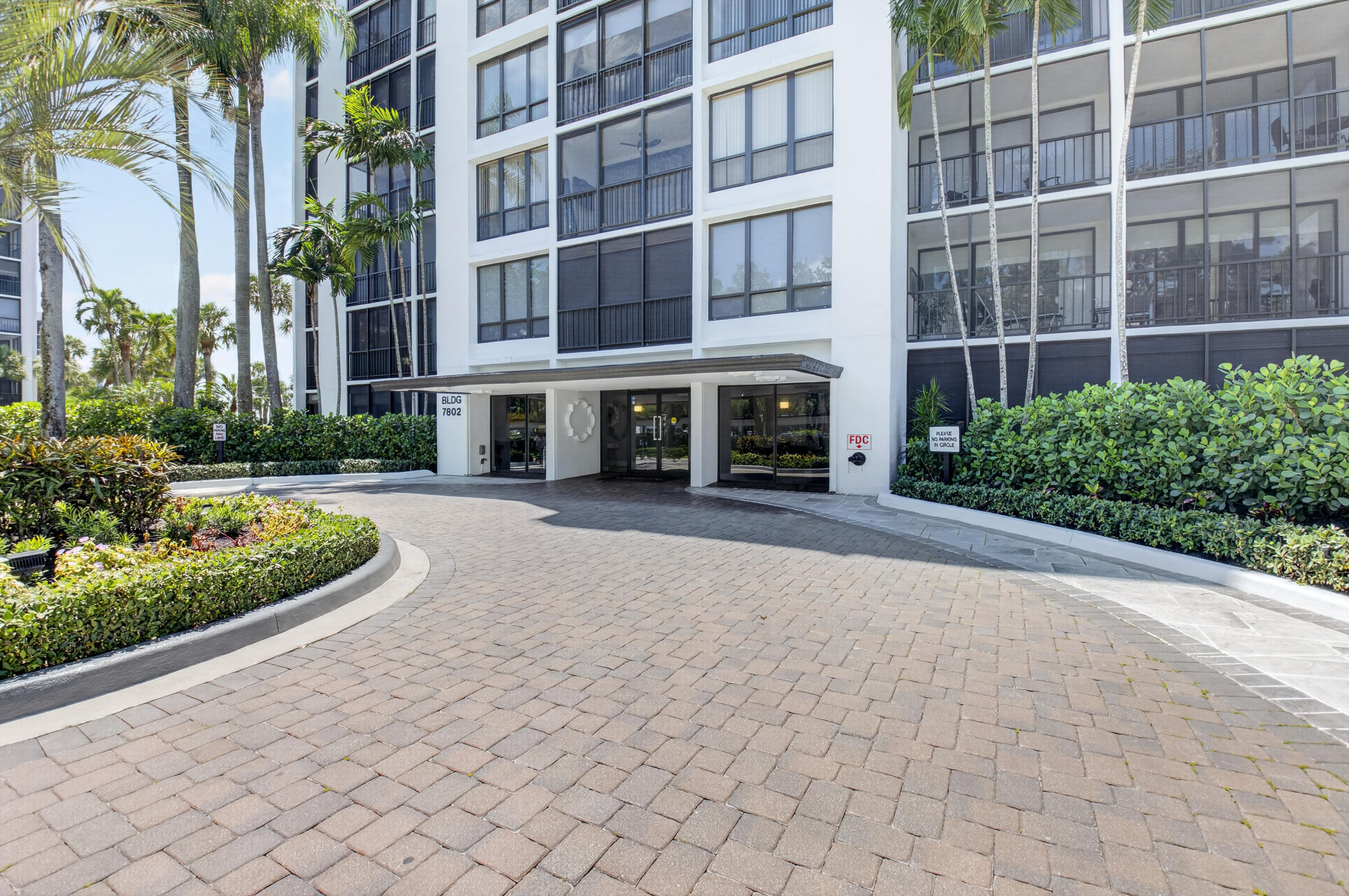 7802 Lakeside Boulevard 725