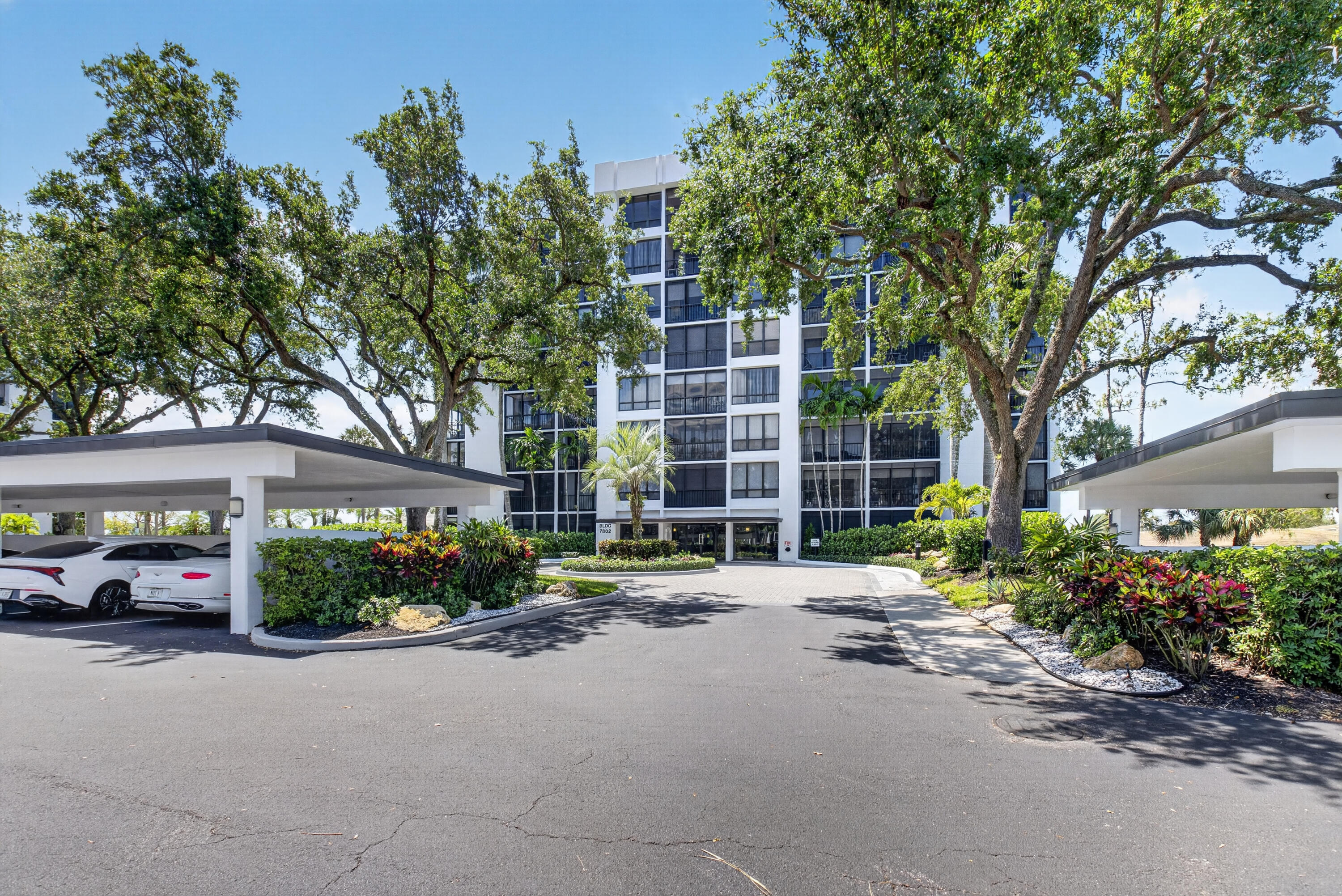 7802 Lakeside Boulevard 725