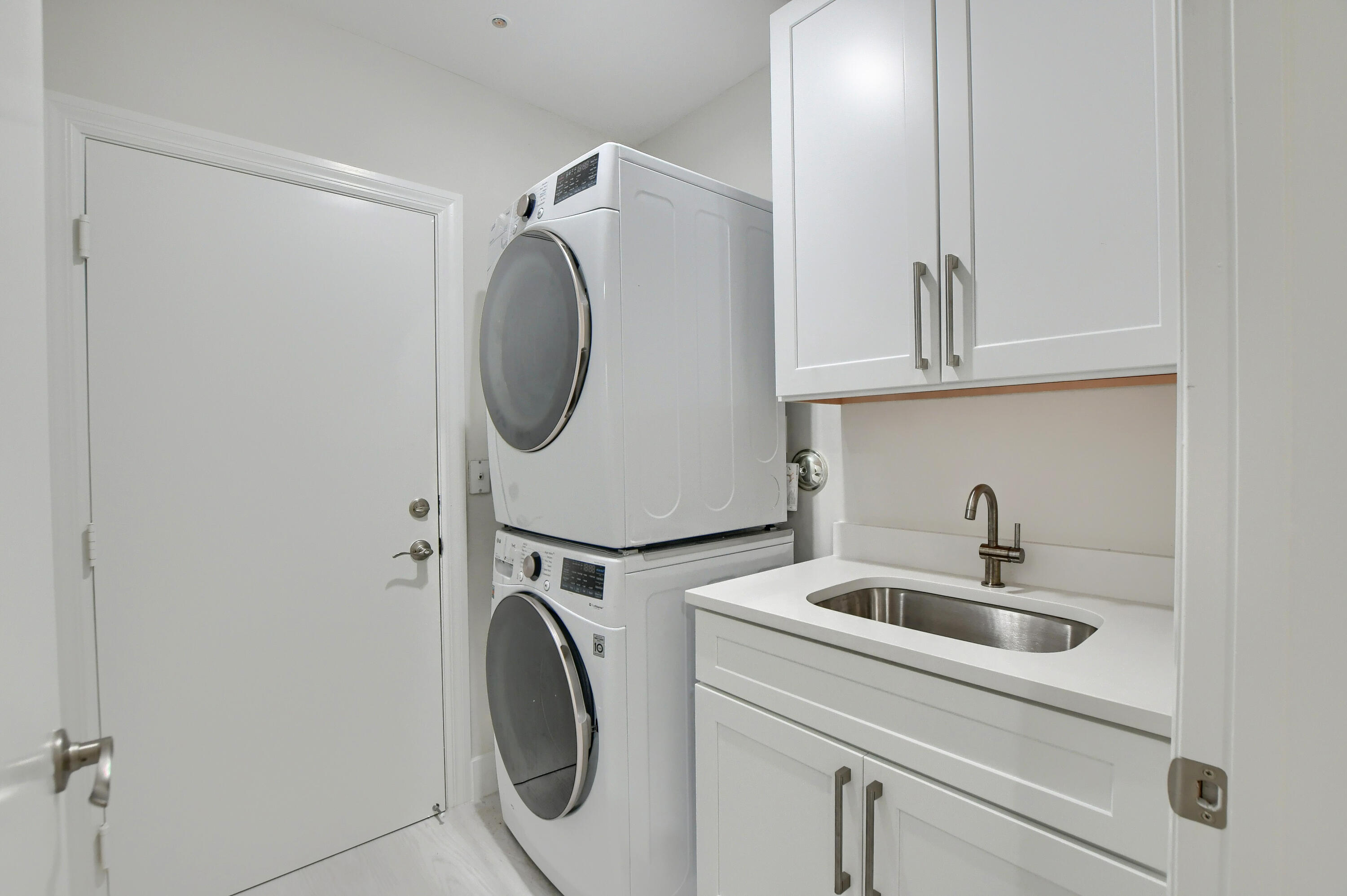 2461 NW 59th Street Unit: 701