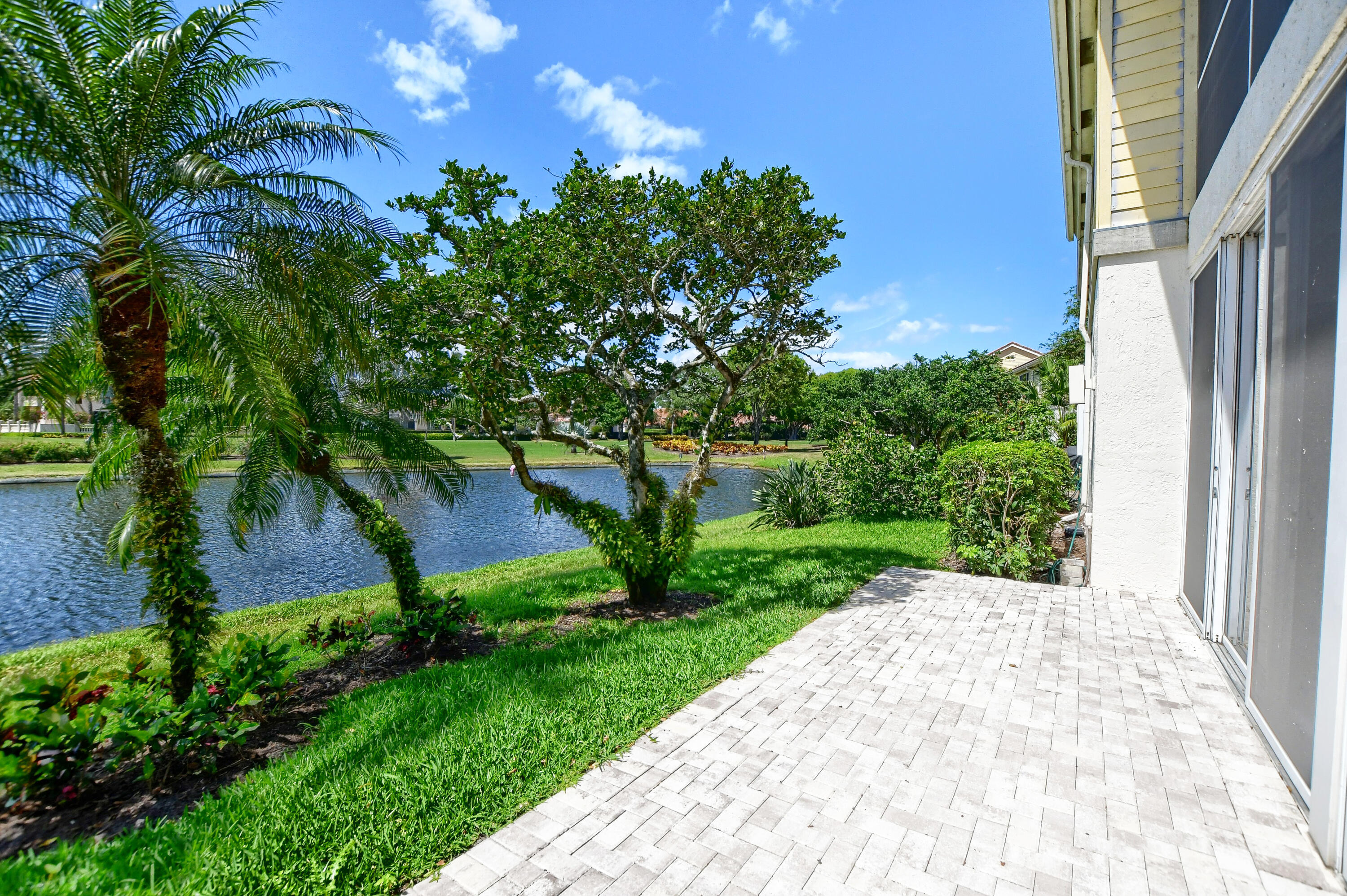 2461 NW 59th Street Unit: 701
