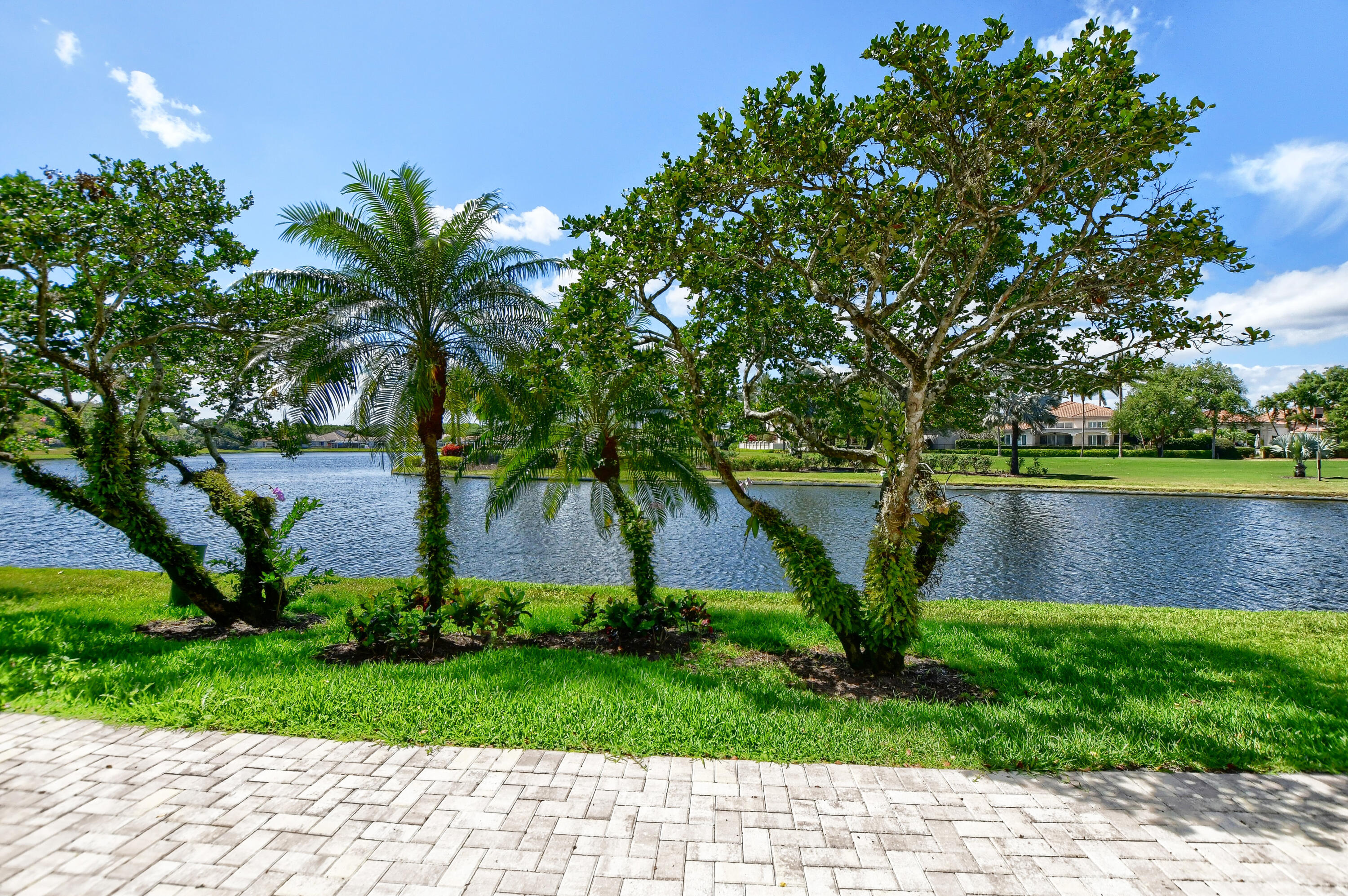 2461 NW 59th Street Unit: 701