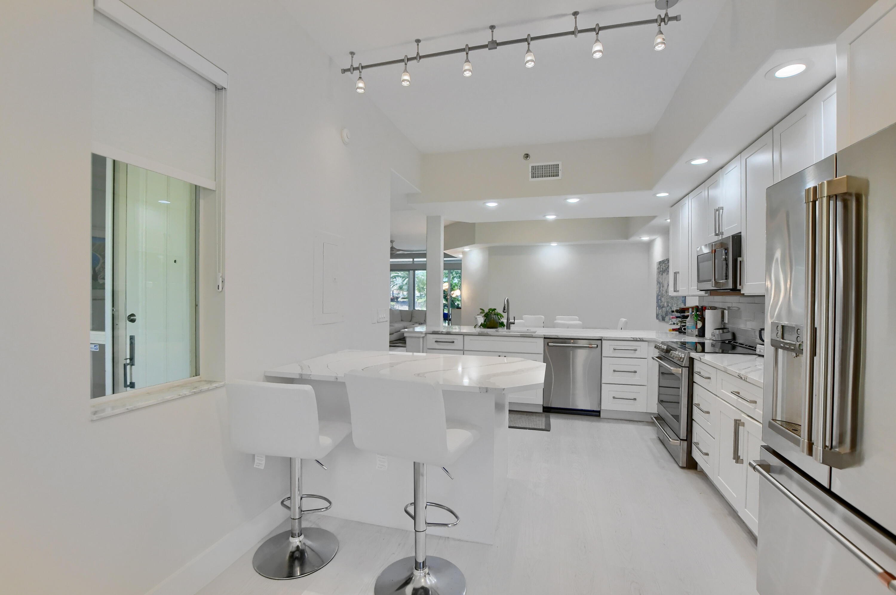 2461 NW 59th Street Unit: 701