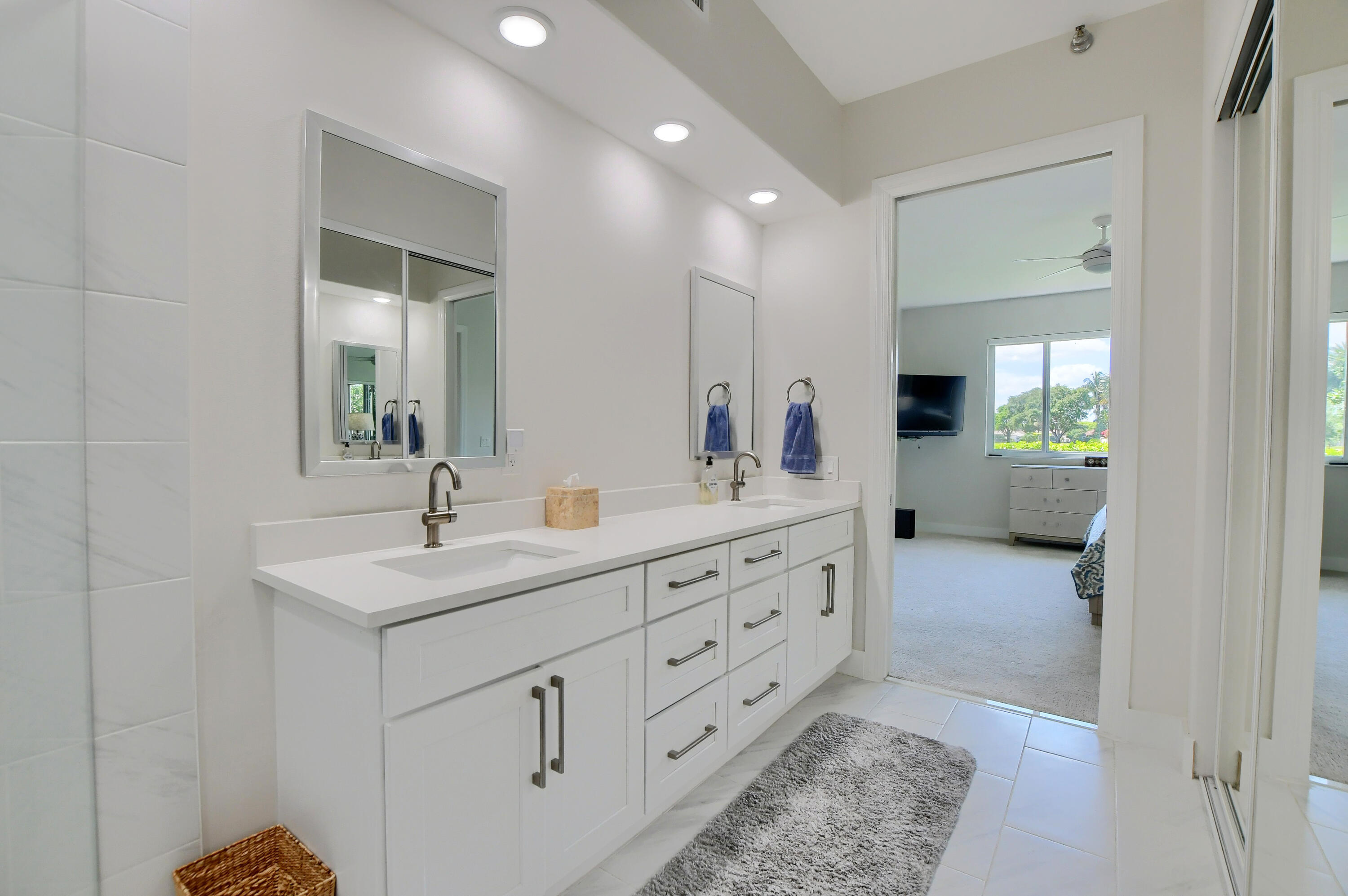 2461 NW 59th Street Unit: 701