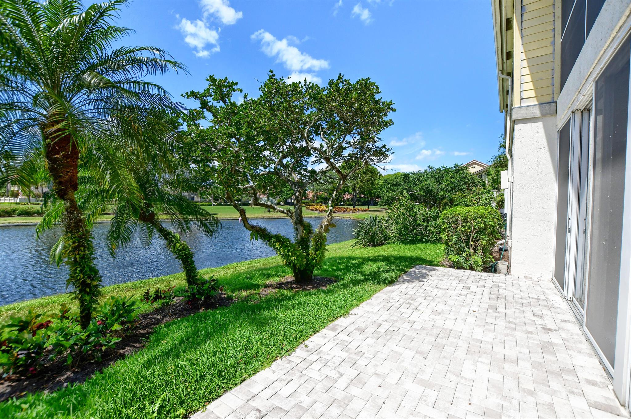 2461 NW 59th Street Unit: 701