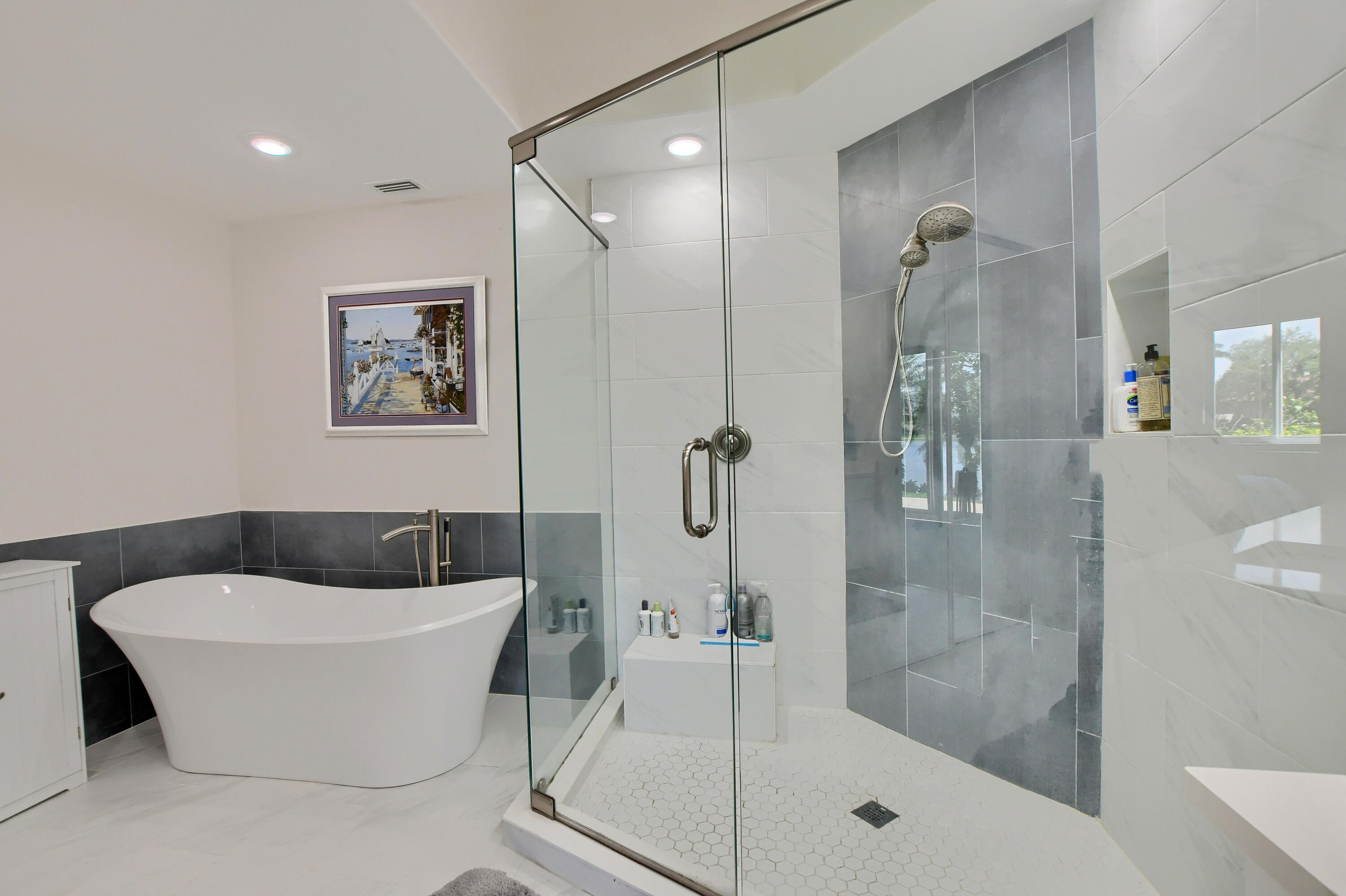 2461 NW 59th Street Unit: 701