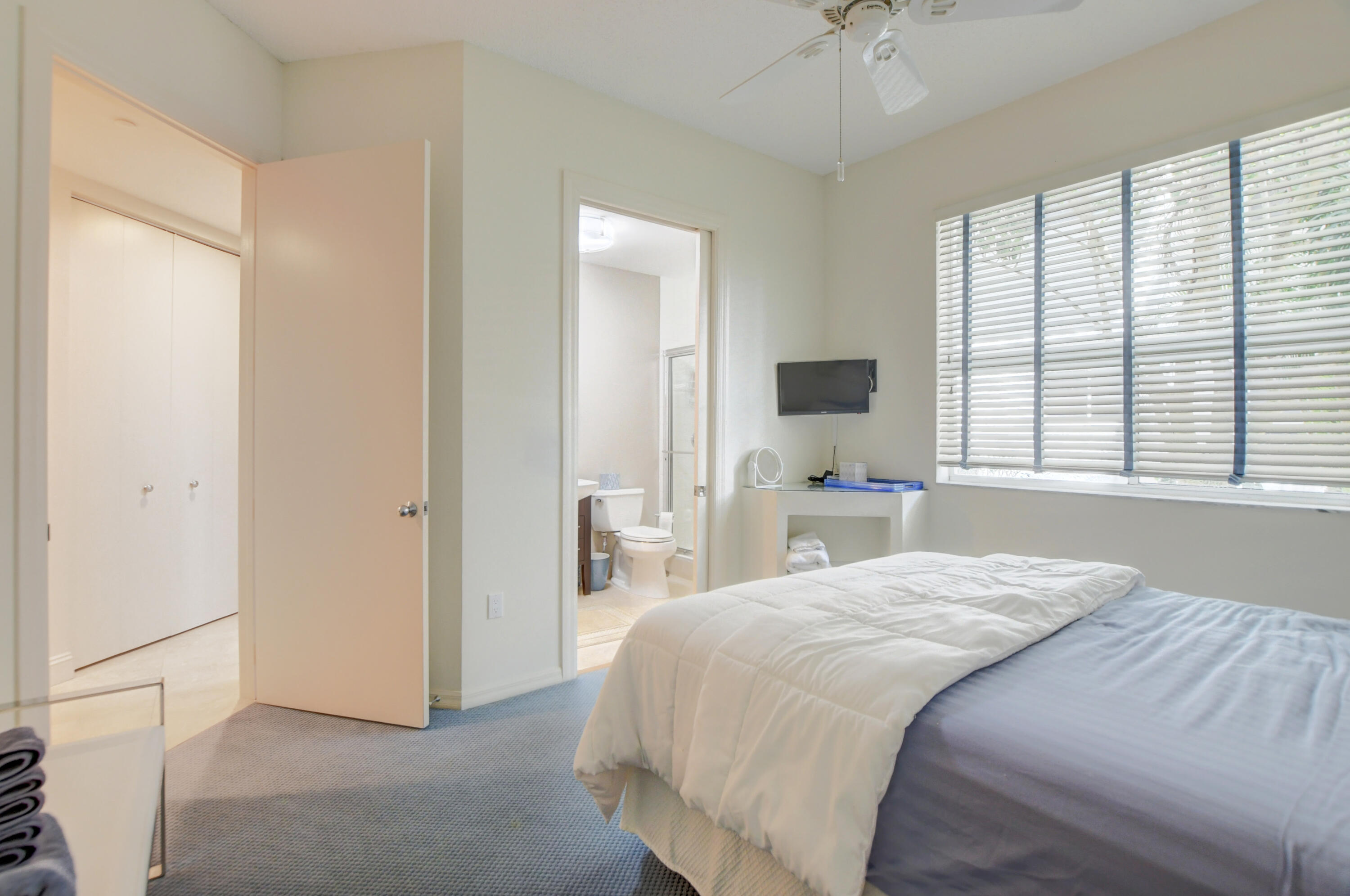 2471 NW 59th Street Unit: 804