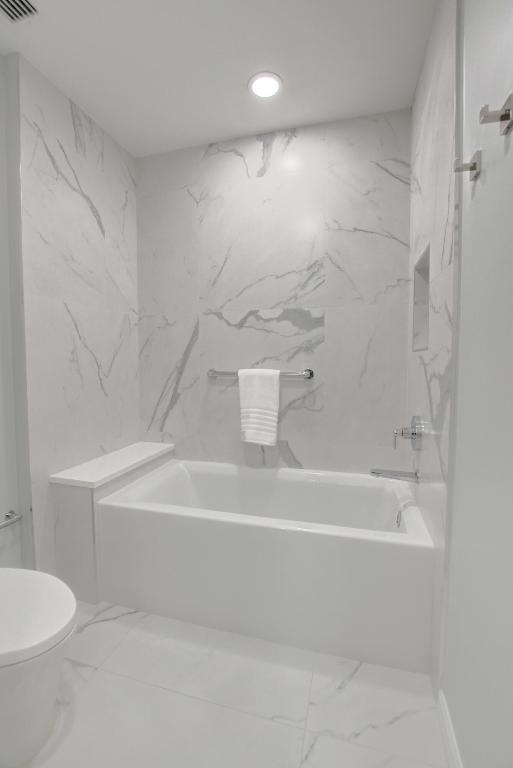 2471 NW 59th Street Unit: 804