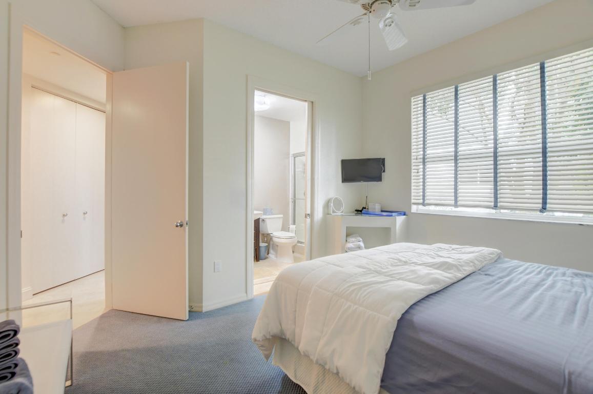 2471 NW 59th Street Unit: 804