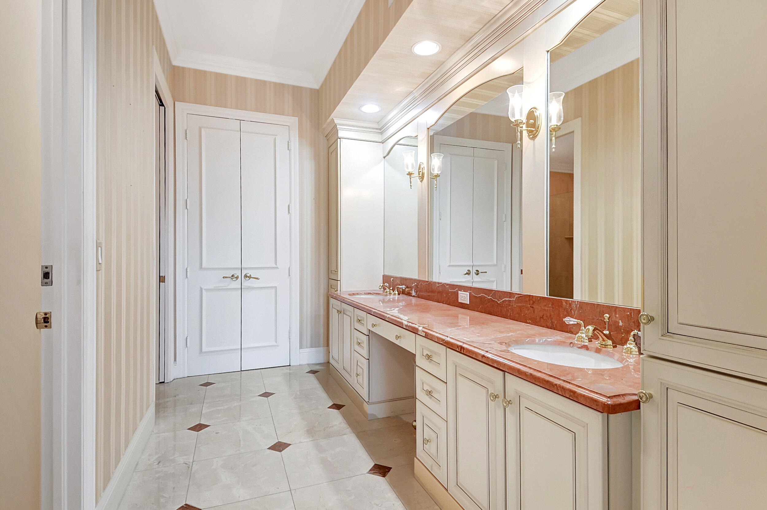 2471 NW 59th Street Unit: 801