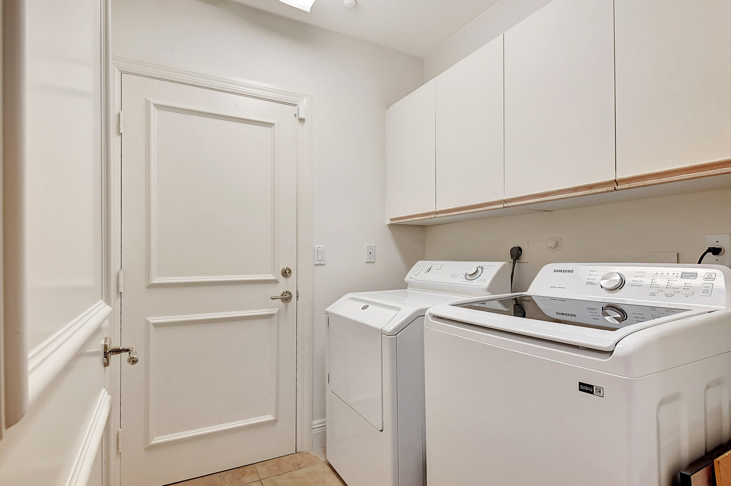 2471 NW 59th Street Unit: 801