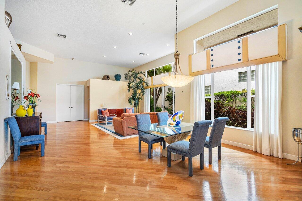 5806 NW 25th Terrace