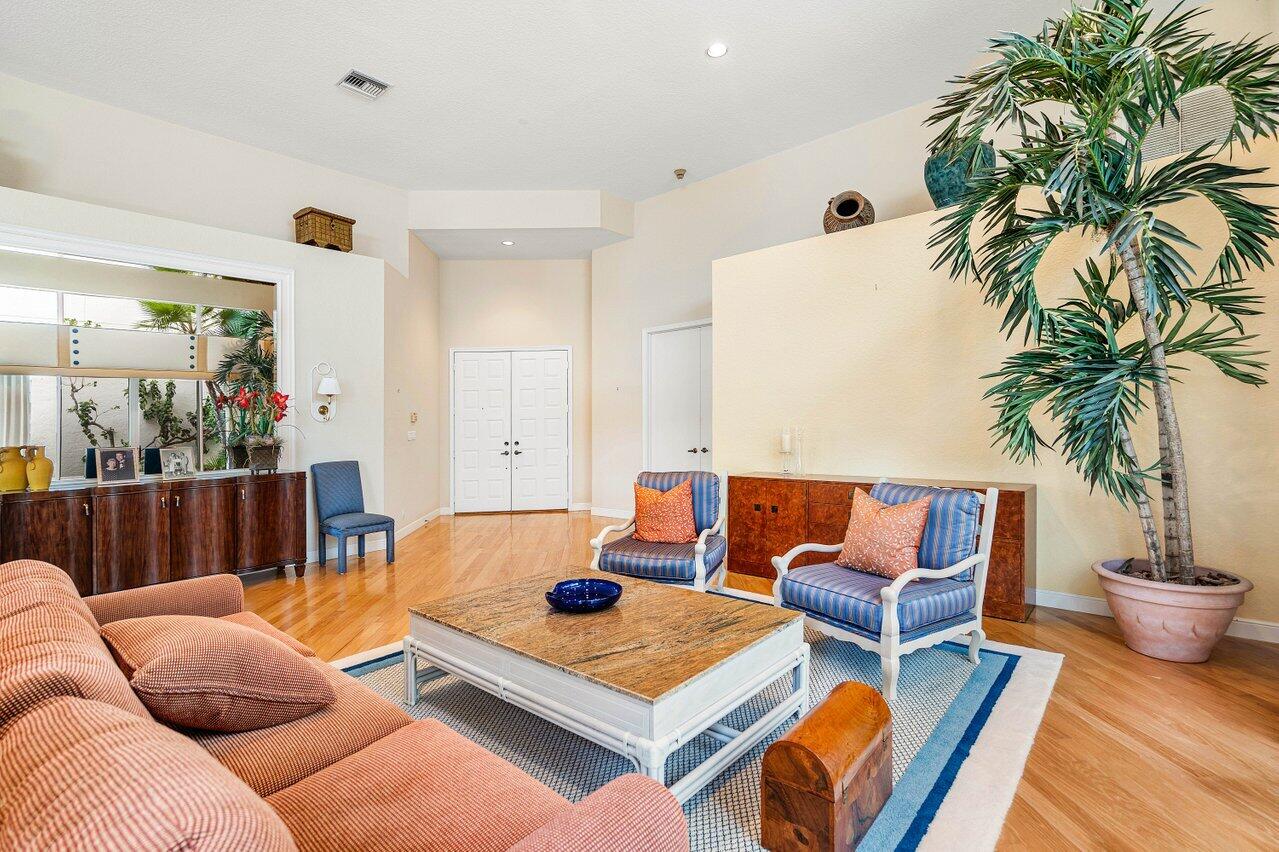 5806 NW 25th Terrace