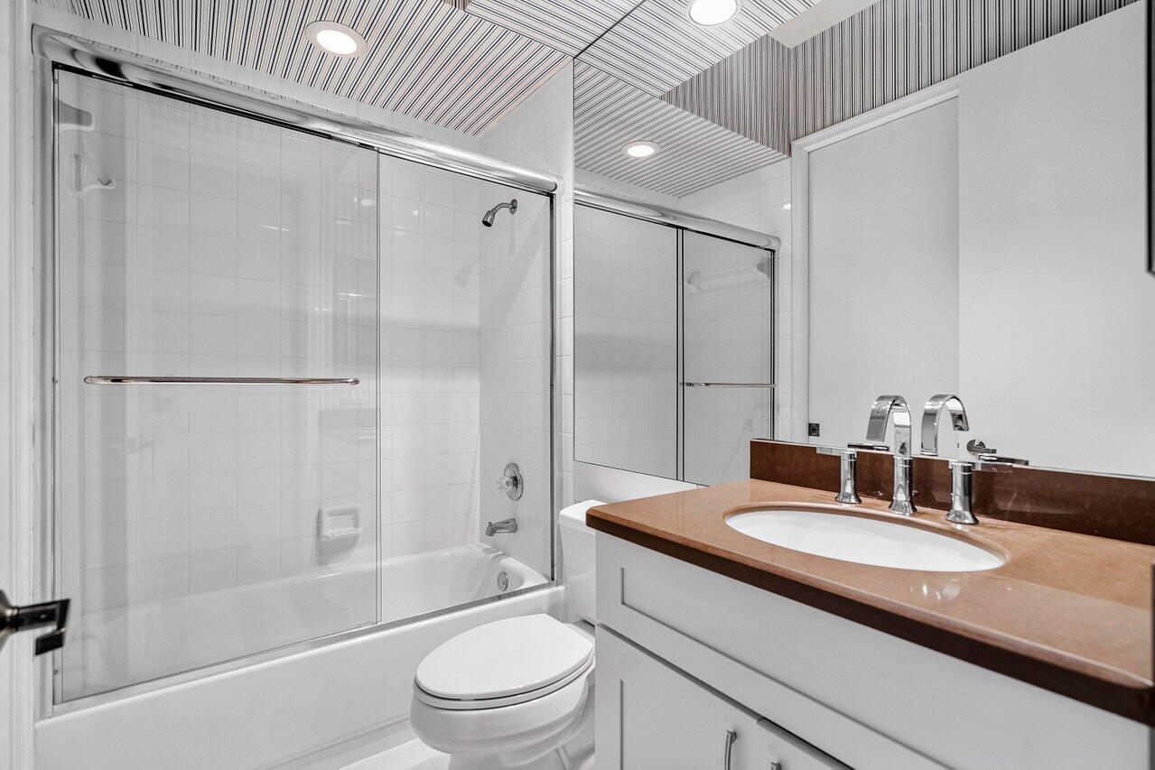 5806 NW 25th Terrace