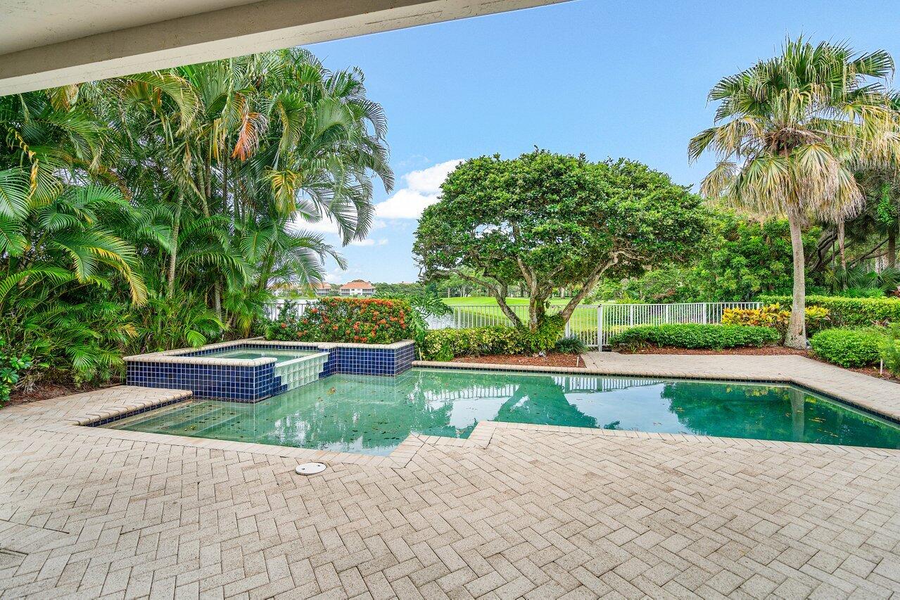 5806 NW 25th Terrace